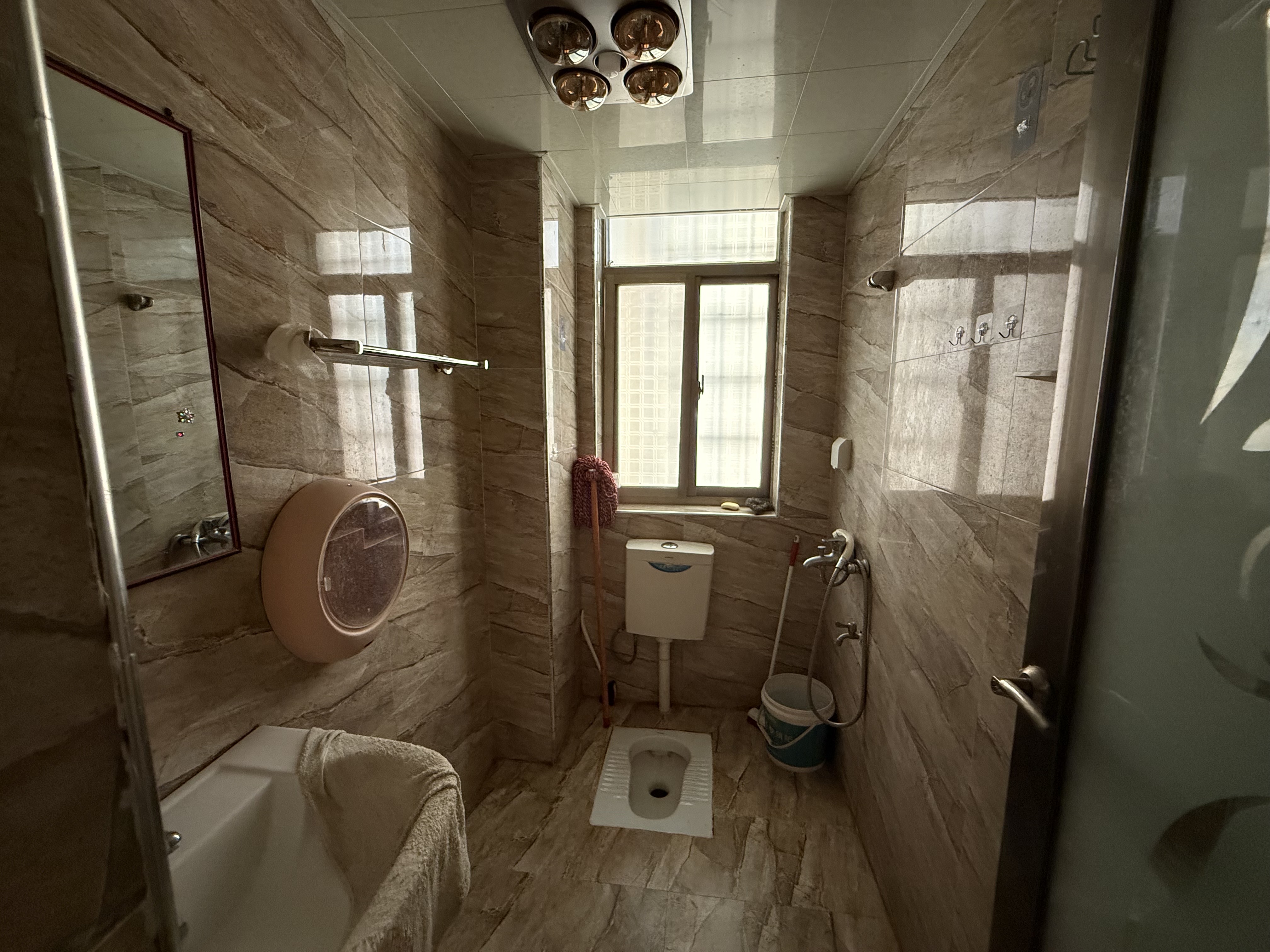 华湘贵府 1室1厅1卫 25.0万 华湘贵府 1室1厅1卫 25.0万客厅