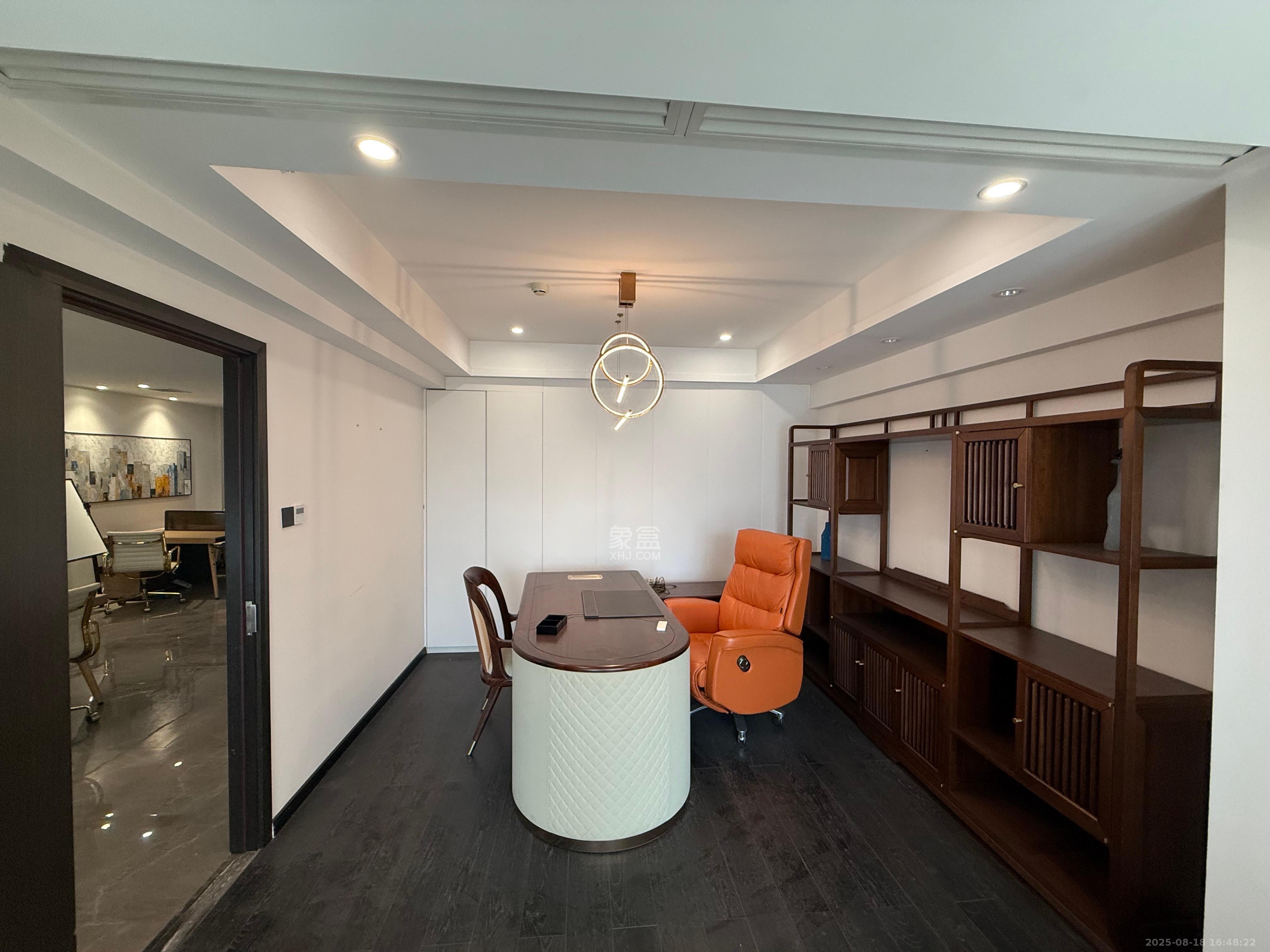 复地星光天地 1室2厅1卫 5000.0元/月 复地星光天地 1室2厅1卫 5000.0元/月室内图