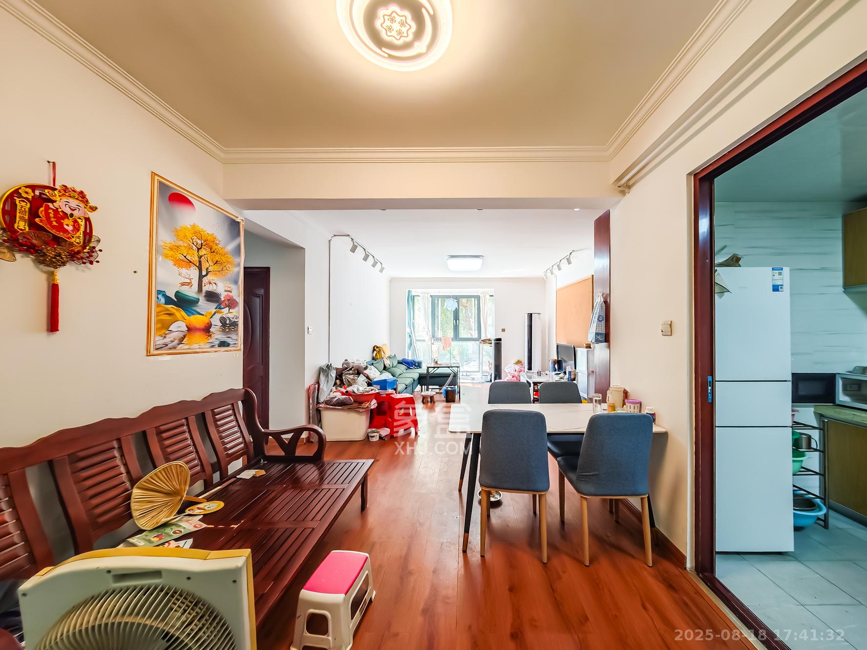 山语城一期 3室2厅2卫 88.0万 山语城一期 3室2厅2卫 88.0万客厅