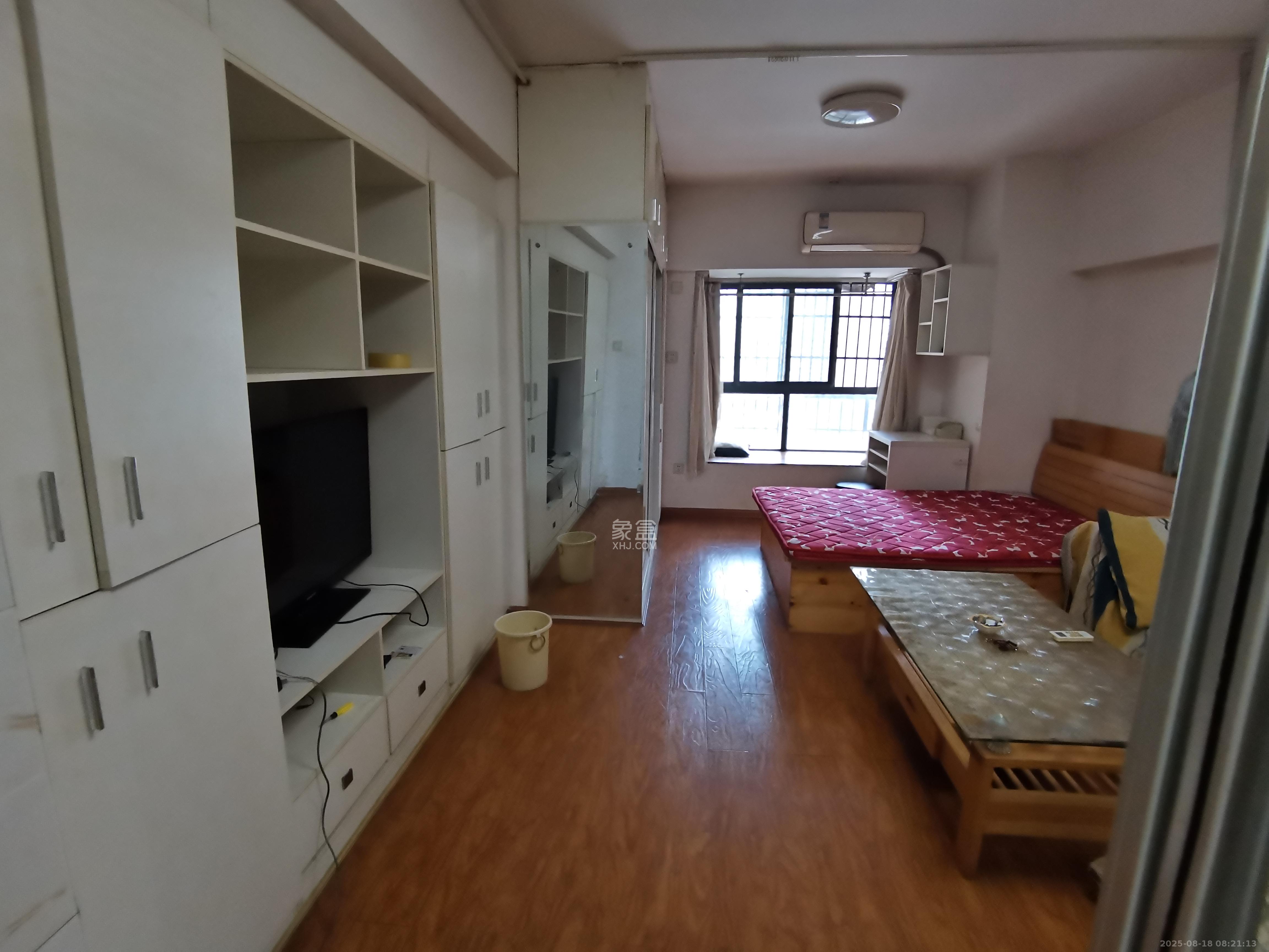 新长海广场  1室1厅1卫   1200.00元/月室内图