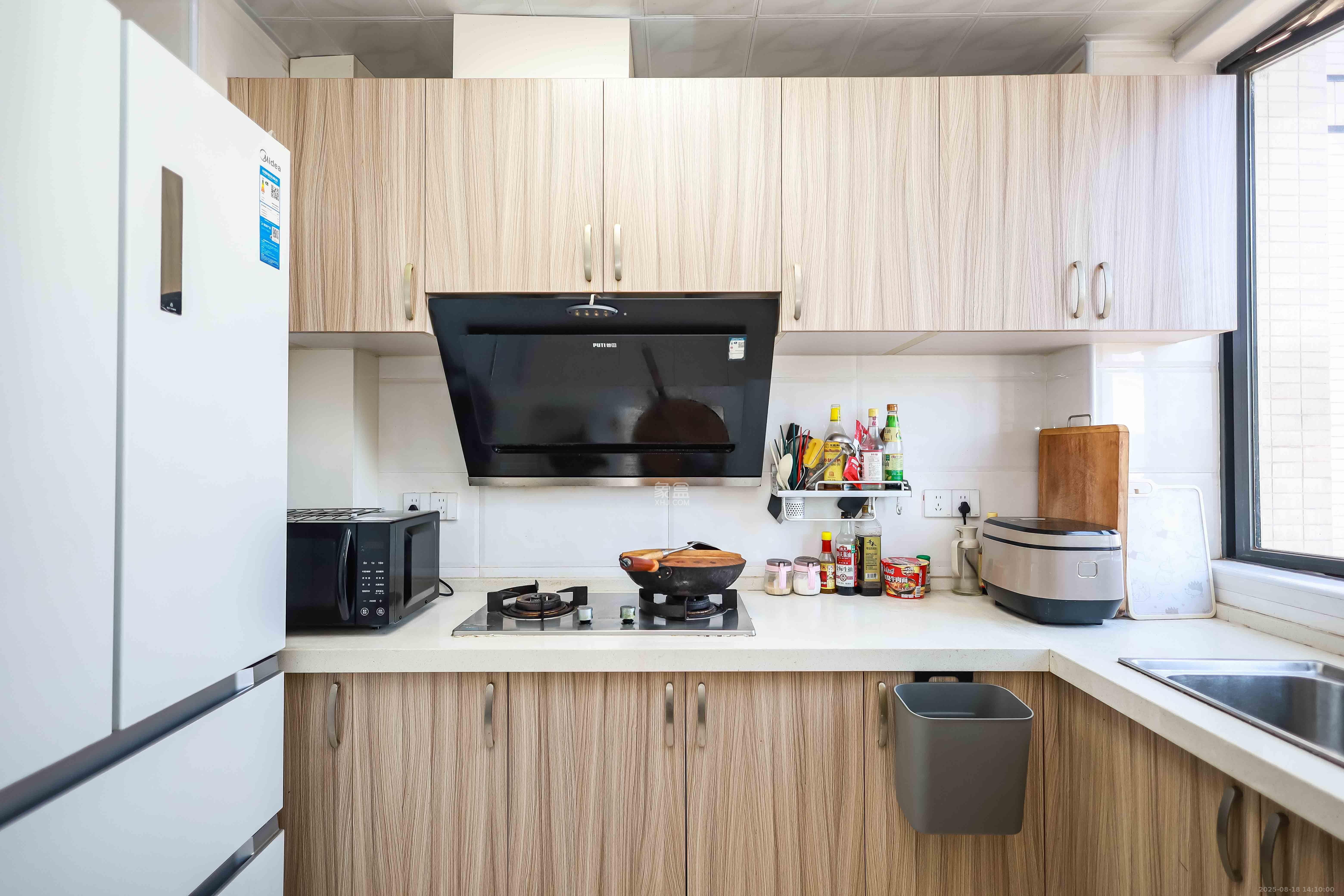 盛世耀凯  3室2厅1卫    85.8万 盛世耀凯  3室2厅1卫    85.8万厨房