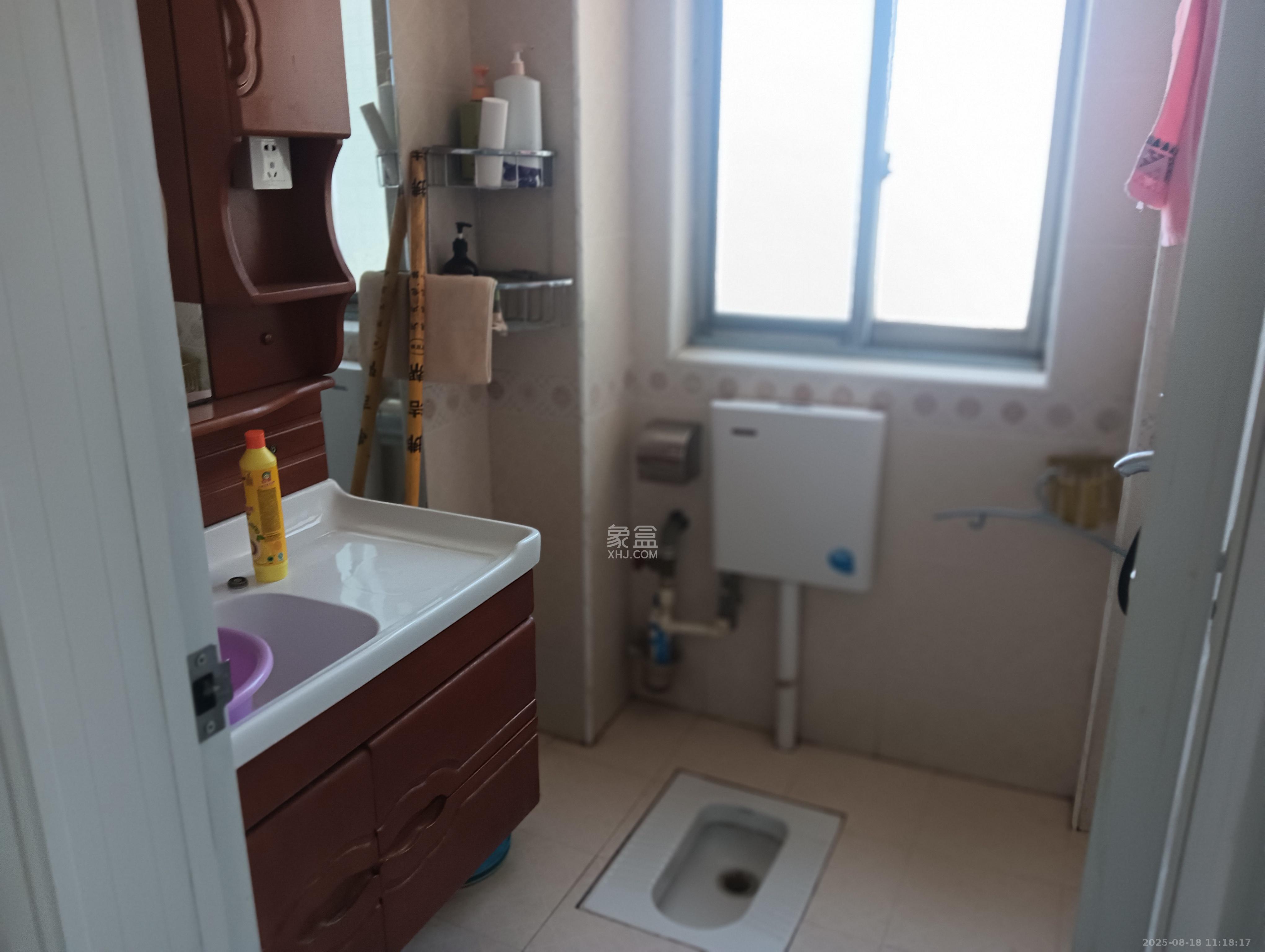 兴联小区 2室2厅1卫 1800.0元/月 兴联小区 2室2厅1卫 1800.0元/月室内图