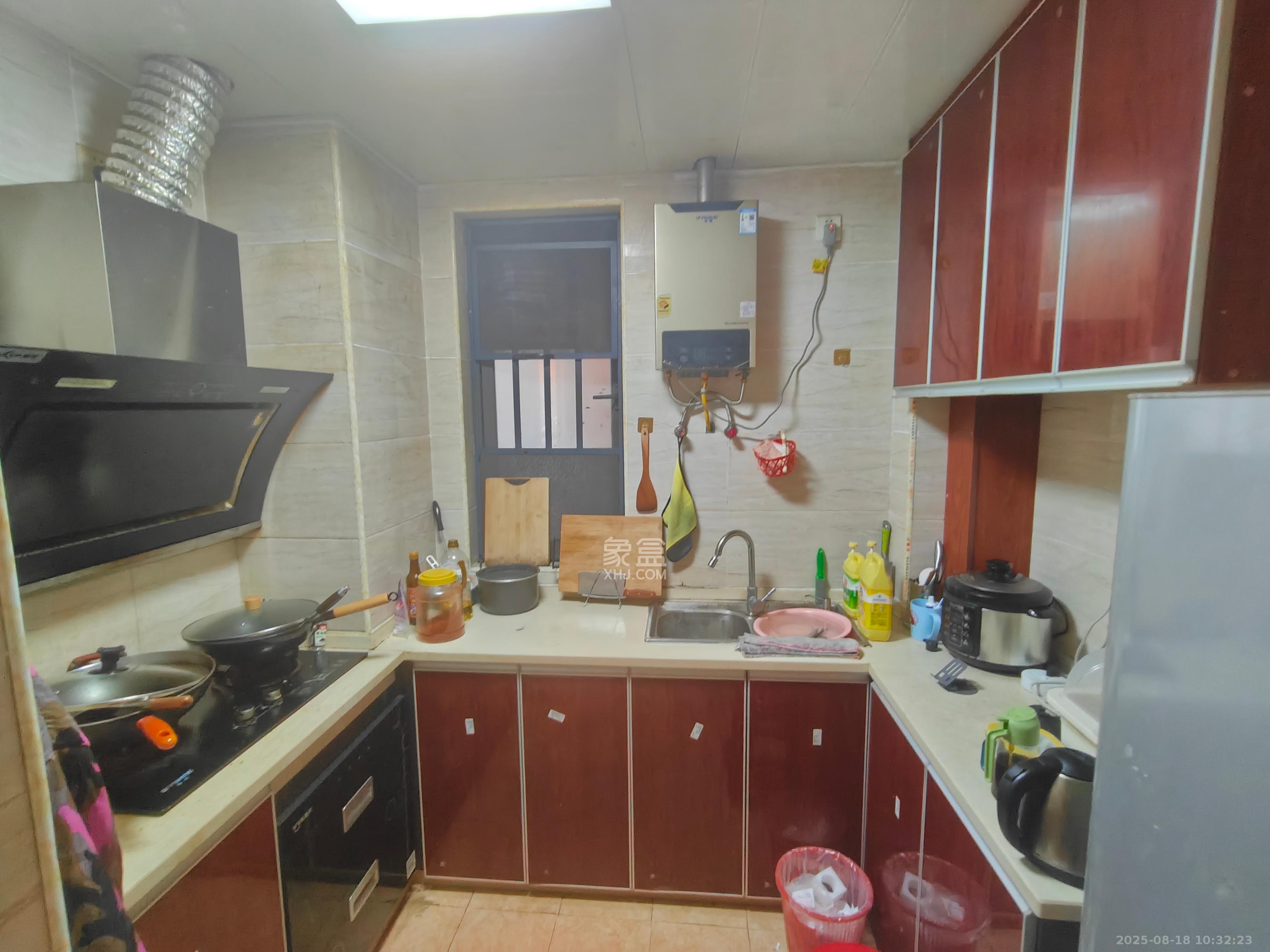 阳光城尚东湾青云苑 3室2厅1卫 2400.0元/月 阳光城尚东湾青云苑 3室2厅1卫 2400.0元/月室内图