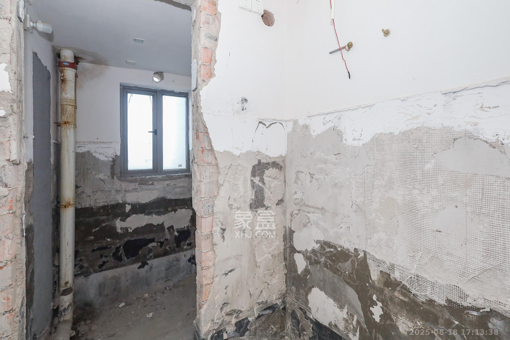 八方小区C区  3室2厅2卫    380.0万 八方小区C区  3室2厅2卫    380.0万卫生间