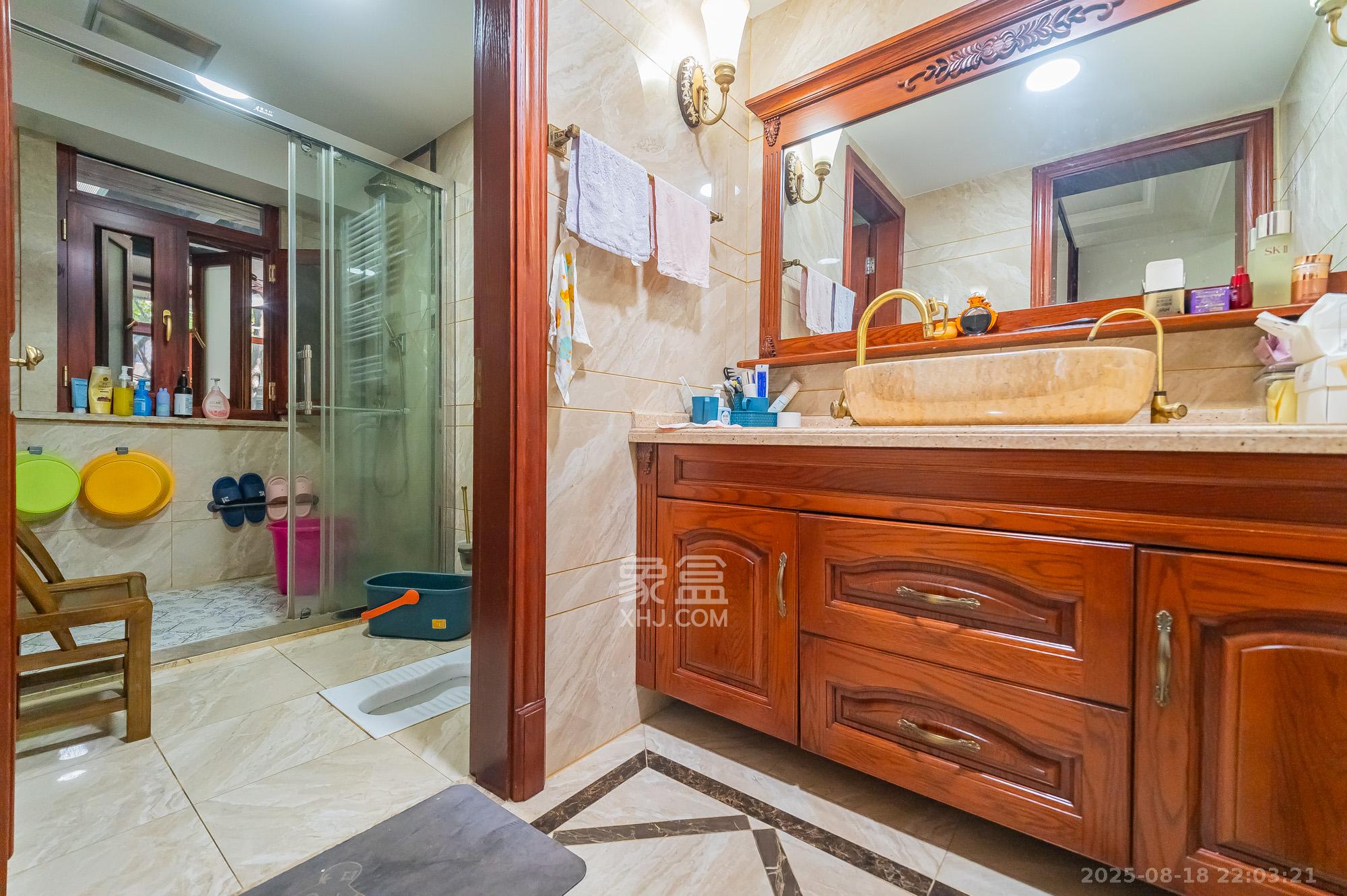 海伦春天  5室2厅3卫    288.0万卫生间