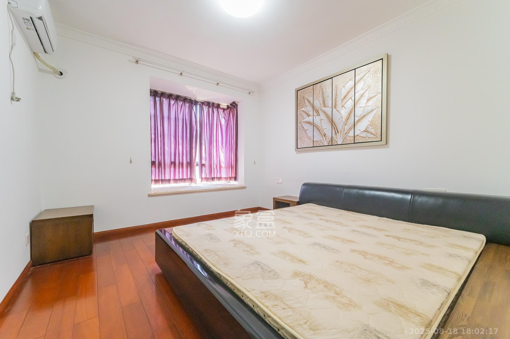 华润凤凰城一期 3室2厅2卫 88.8万 华润凤凰城一期 3室2厅2卫 88.8万卧室