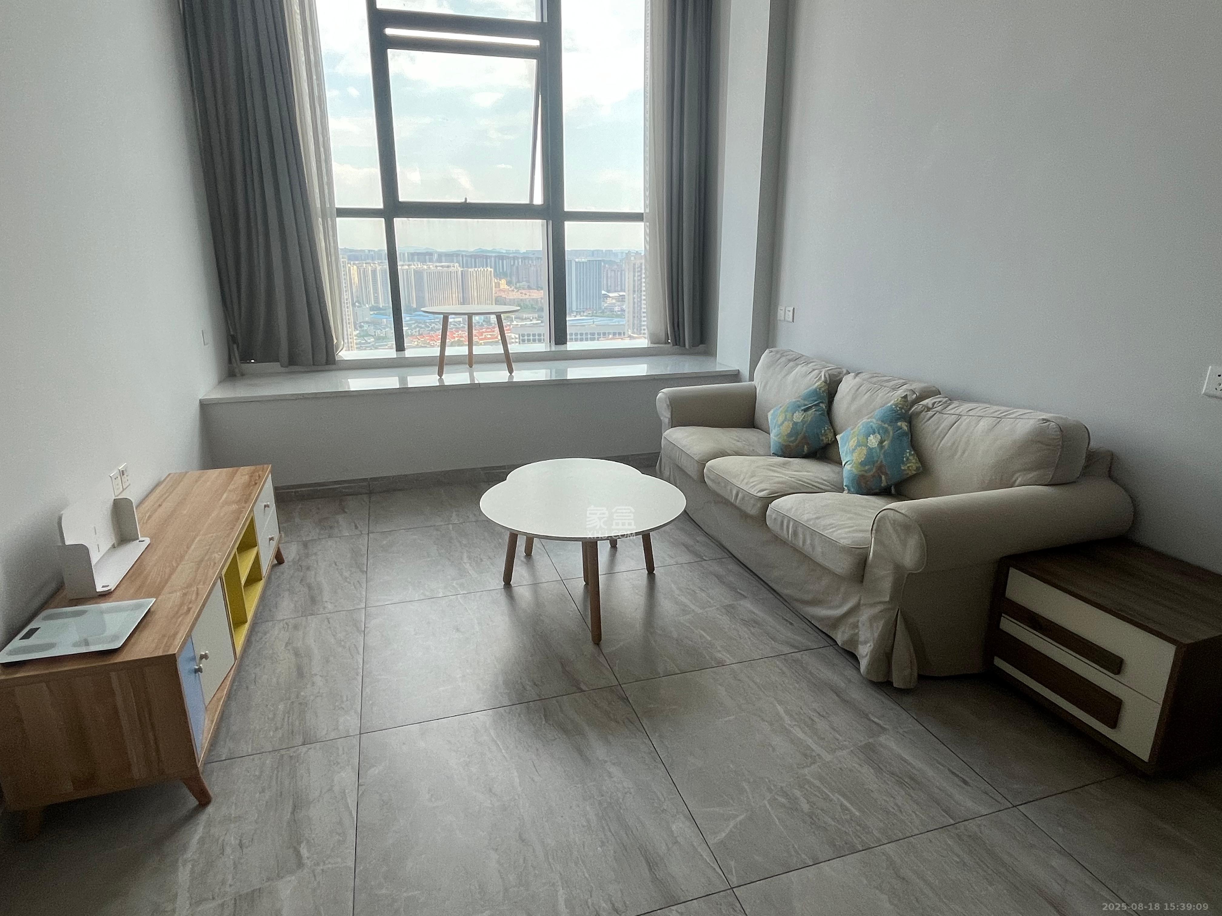 裕天国际商汇中心 1室0厅0卫 1700.0元/月 裕天国际商汇中心 1室0厅0卫 1700.0元/月室内图