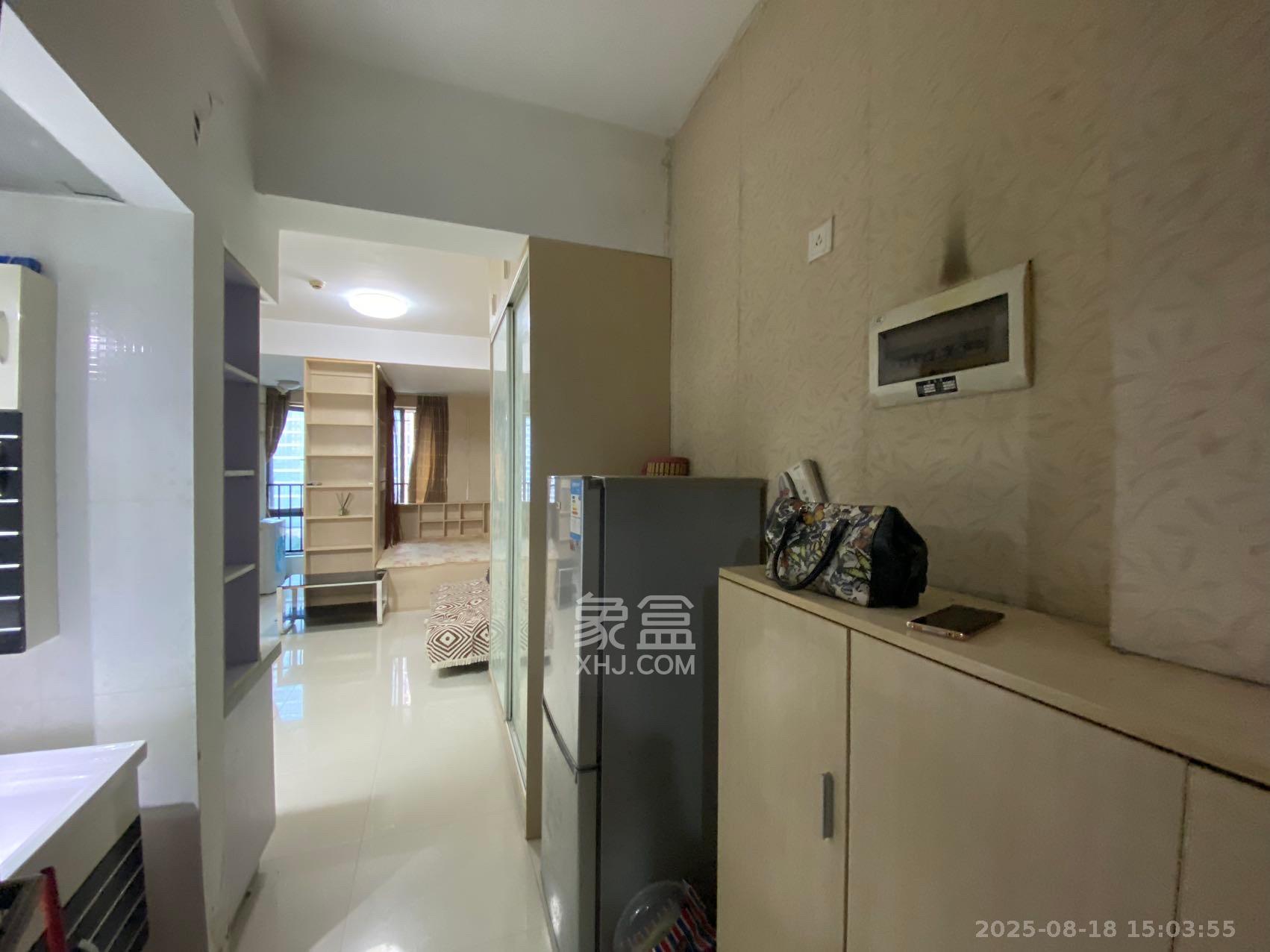 名富公寓  1室1厅1卫    1300.0元/月室内图