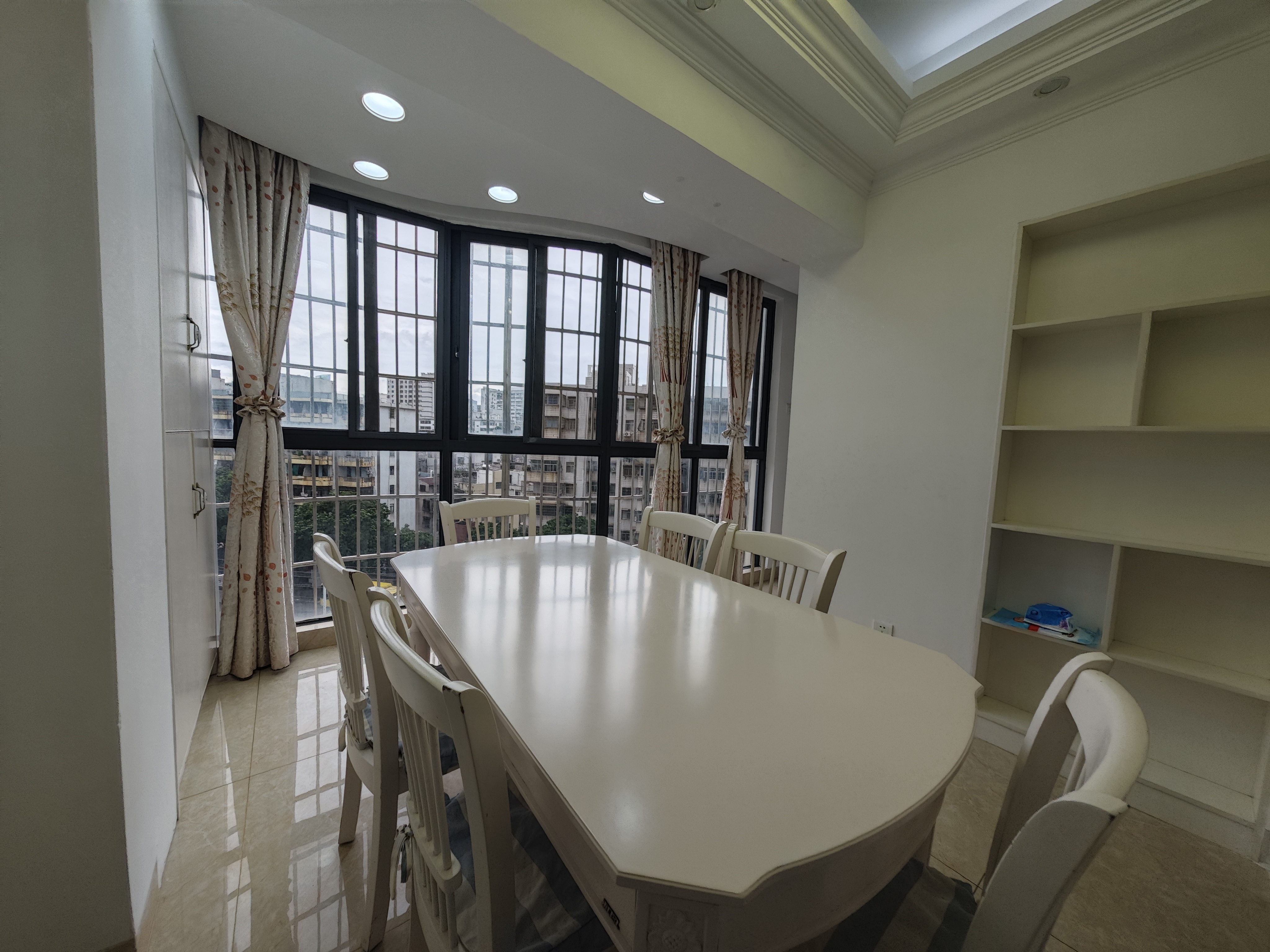 星华佳园 4室2厅2卫 206.0万 星华佳园 4室2厅2卫 206.0万客厅