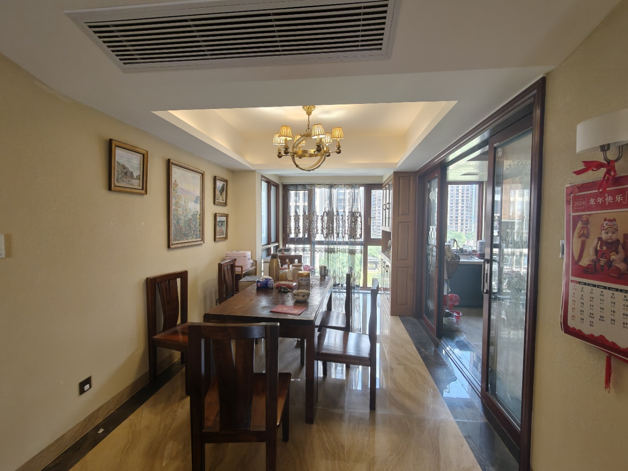 檀香山 5室2厅2卫 150.0万 檀香山 5室2厅2卫 150.0万客厅