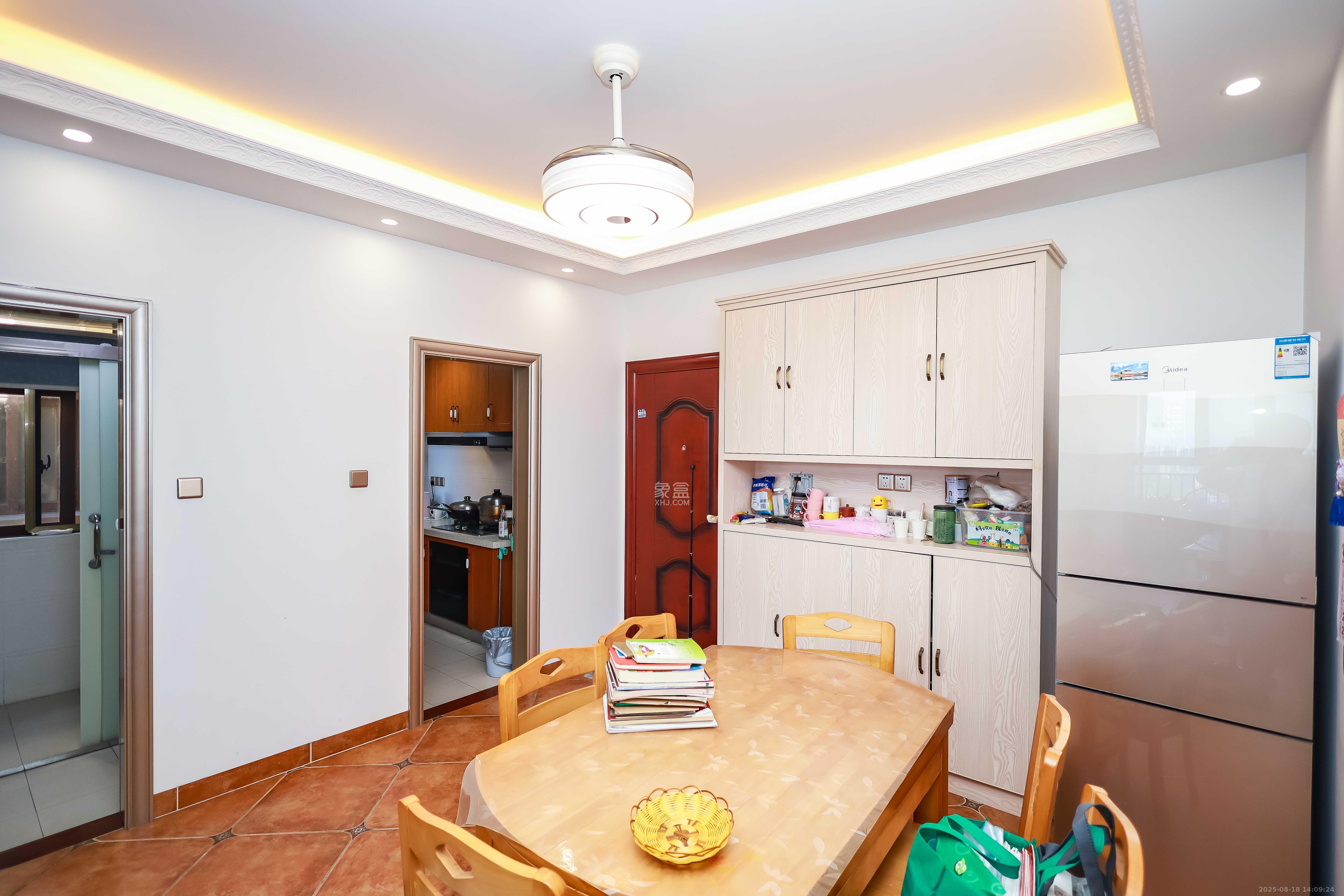 盛景谷山里  2室1厅1卫    85.0万 盛景谷山里  2室1厅1卫    85.0万客厅