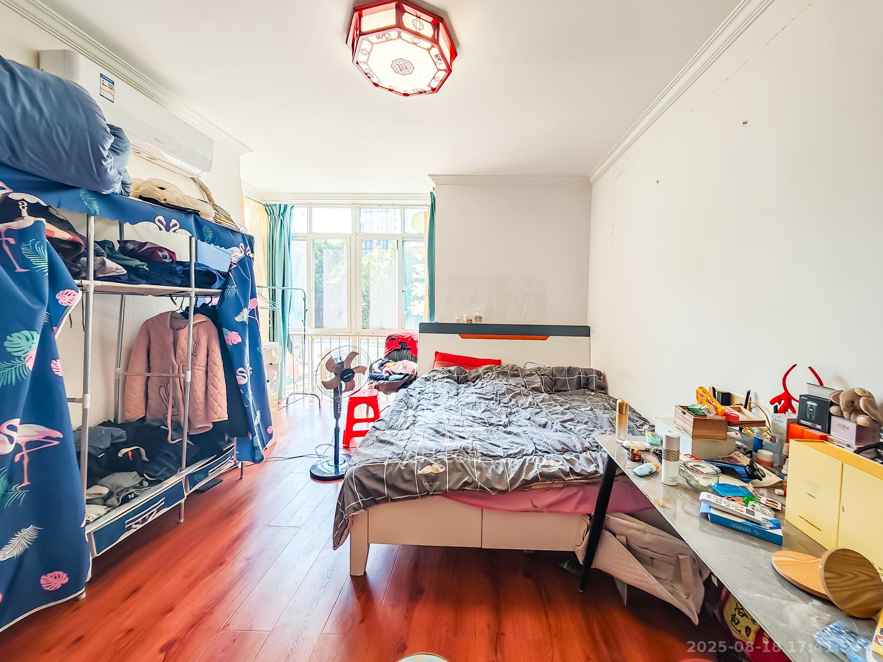 山语城一期 3室2厅2卫 88.0万 山语城一期 3室2厅2卫 88.0万卧室