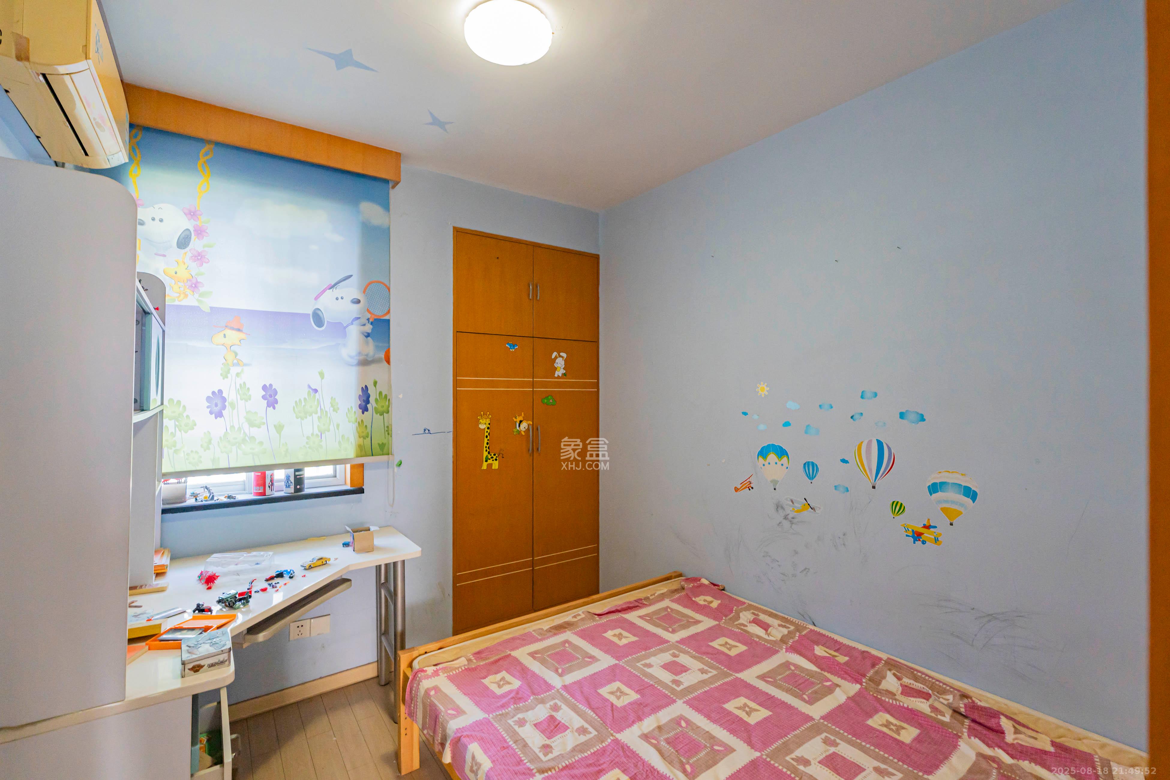 四方小区  3室2厅2卫    88.0万 四方小区  3室2厅2卫    88.0万卧室