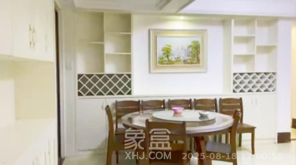 悦湖山 4室2厅2卫 2500.0元/月 悦湖山 4室2厅2卫 2500.0元/月室内图