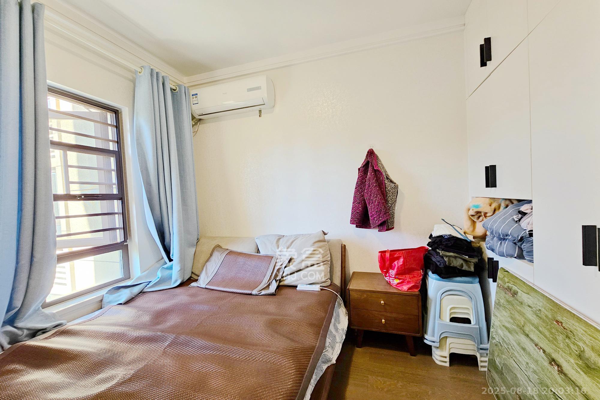 阳光城尚东湾蓝莓苑  4室2厅2卫    135.0万 阳光城尚东湾蓝莓苑  4室2厅2卫    135.0万卧室