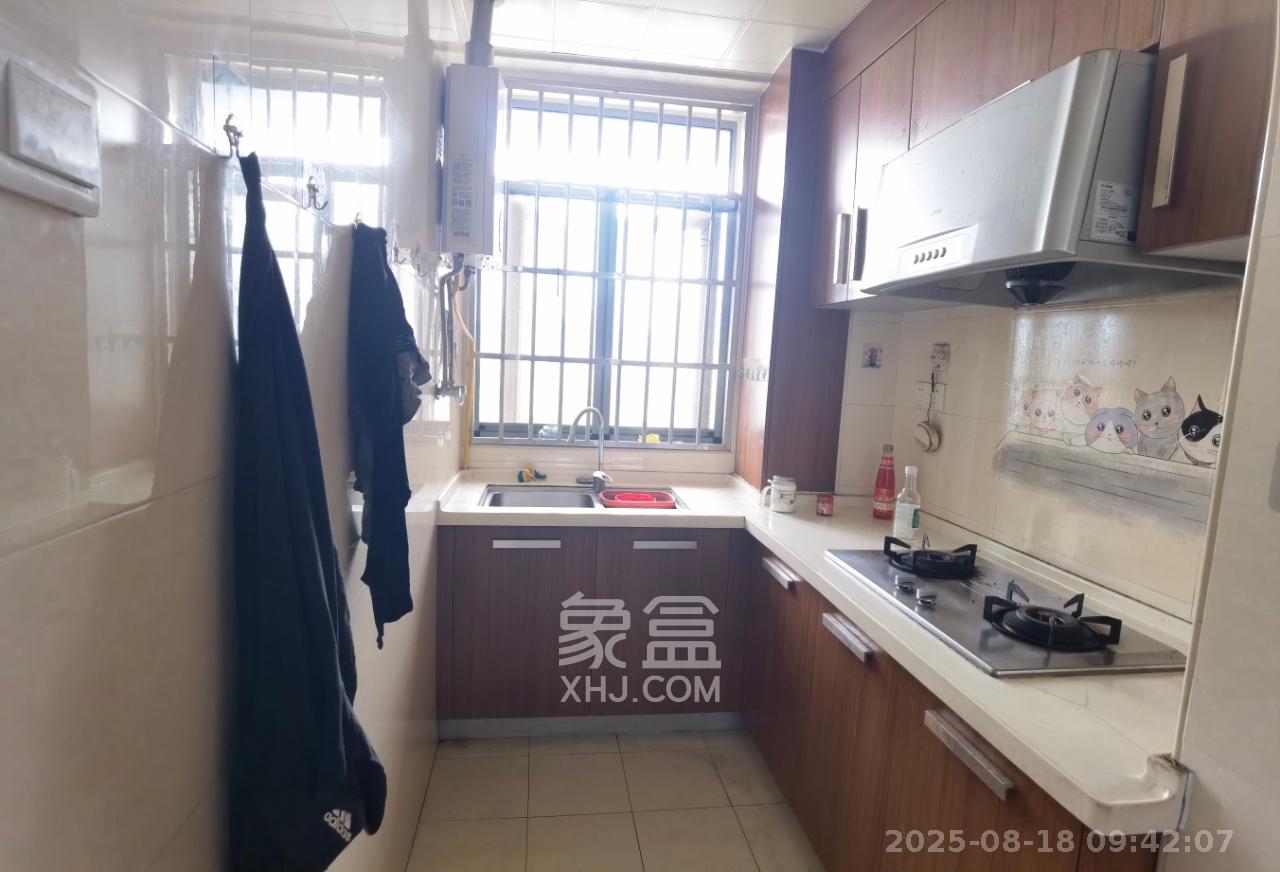 环宇天地、中海地产(中信城市广场二期) 2室2厅1卫 1800.0元/月 环宇天地、中海地产(中信城市广场二期) 2室2厅1卫 1800.0元/月室内图