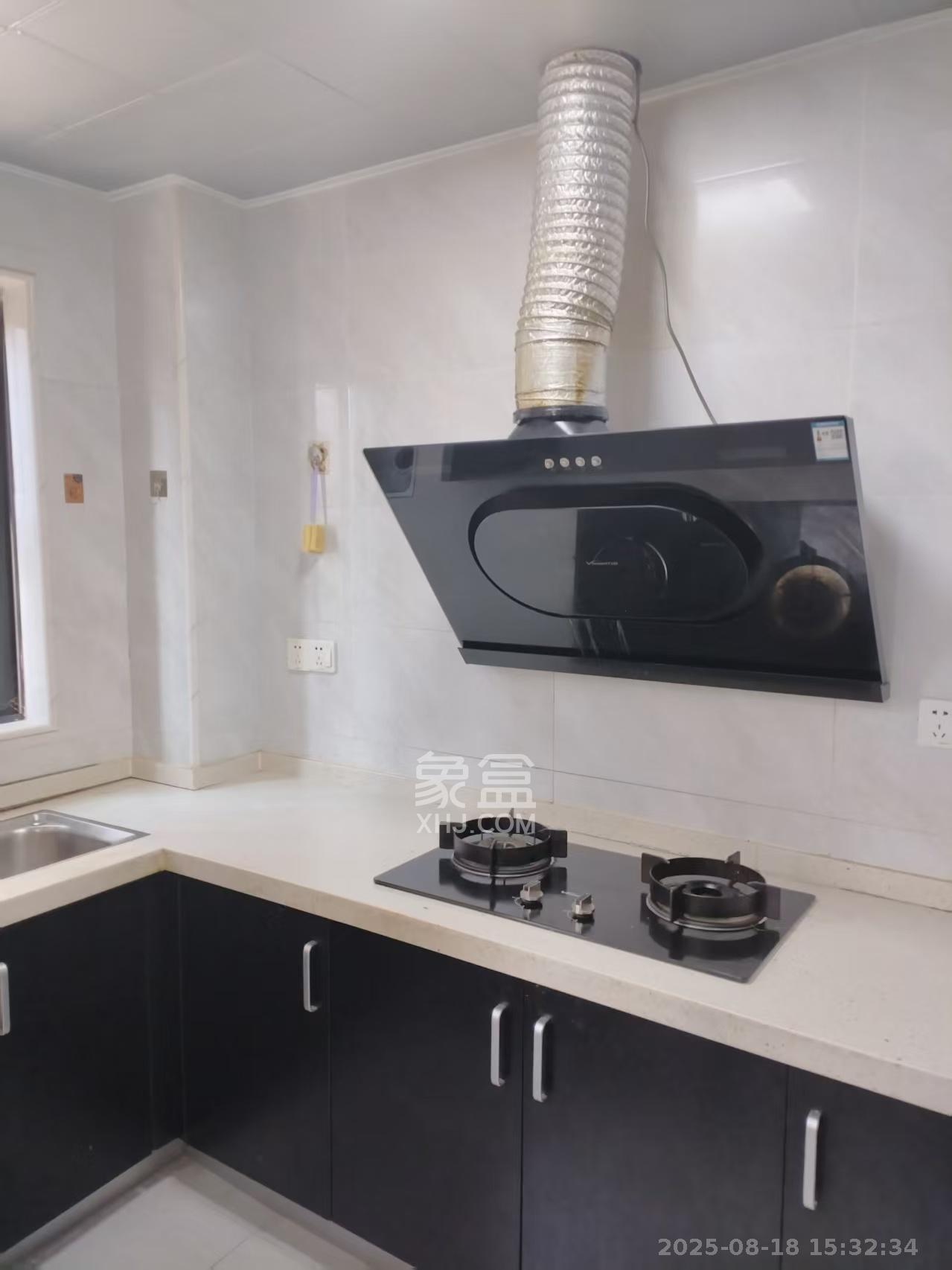 中建嘉和城  3室2厅2卫   2450.00元/月室内图
