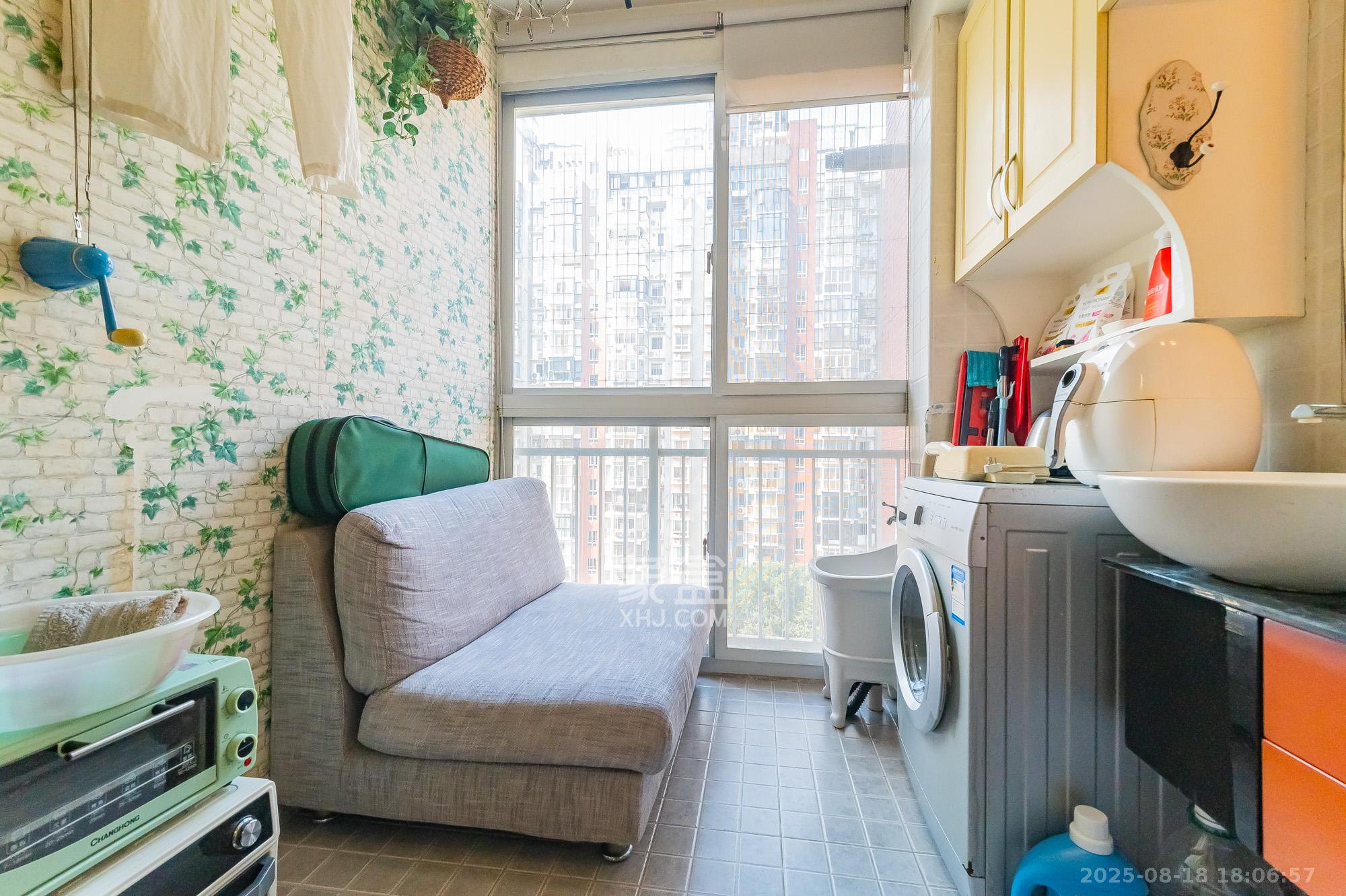 陶然居  4室2厅2卫    138.0万 陶然居  4室2厅2卫    138.0万阳台