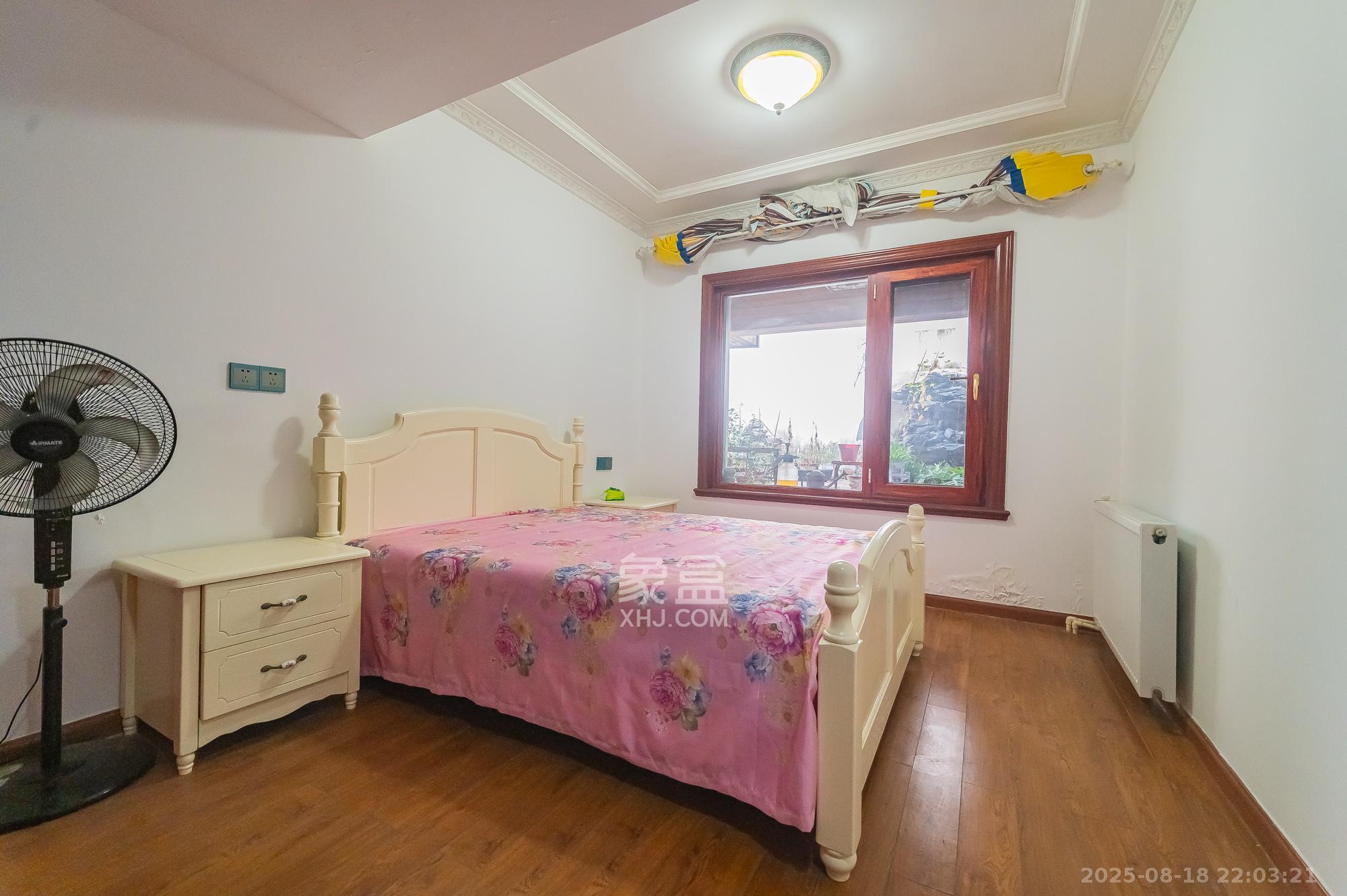 海伦春天  5室2厅3卫    288.0万卧室