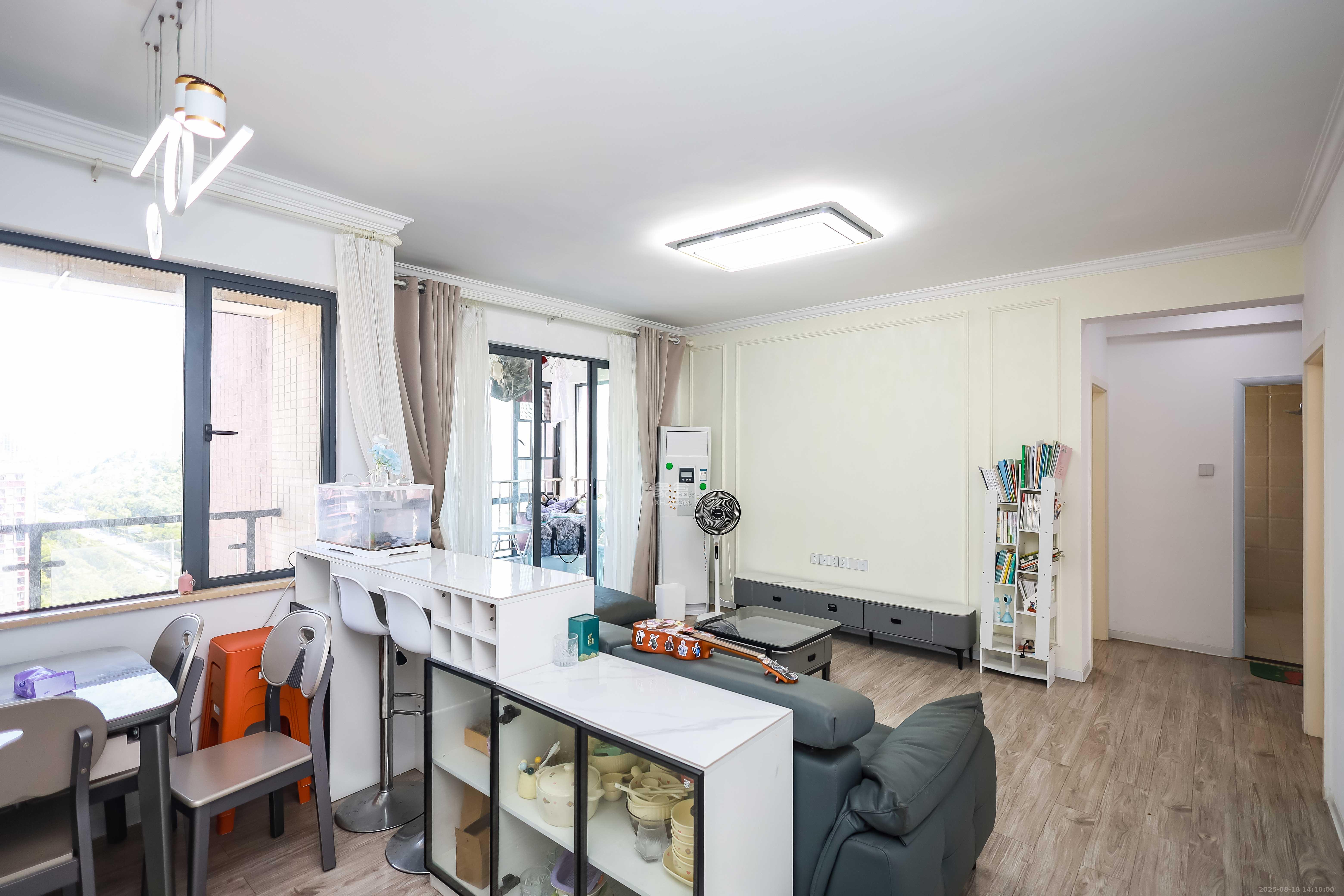 盛世耀凯  3室2厅1卫    85.8万客厅