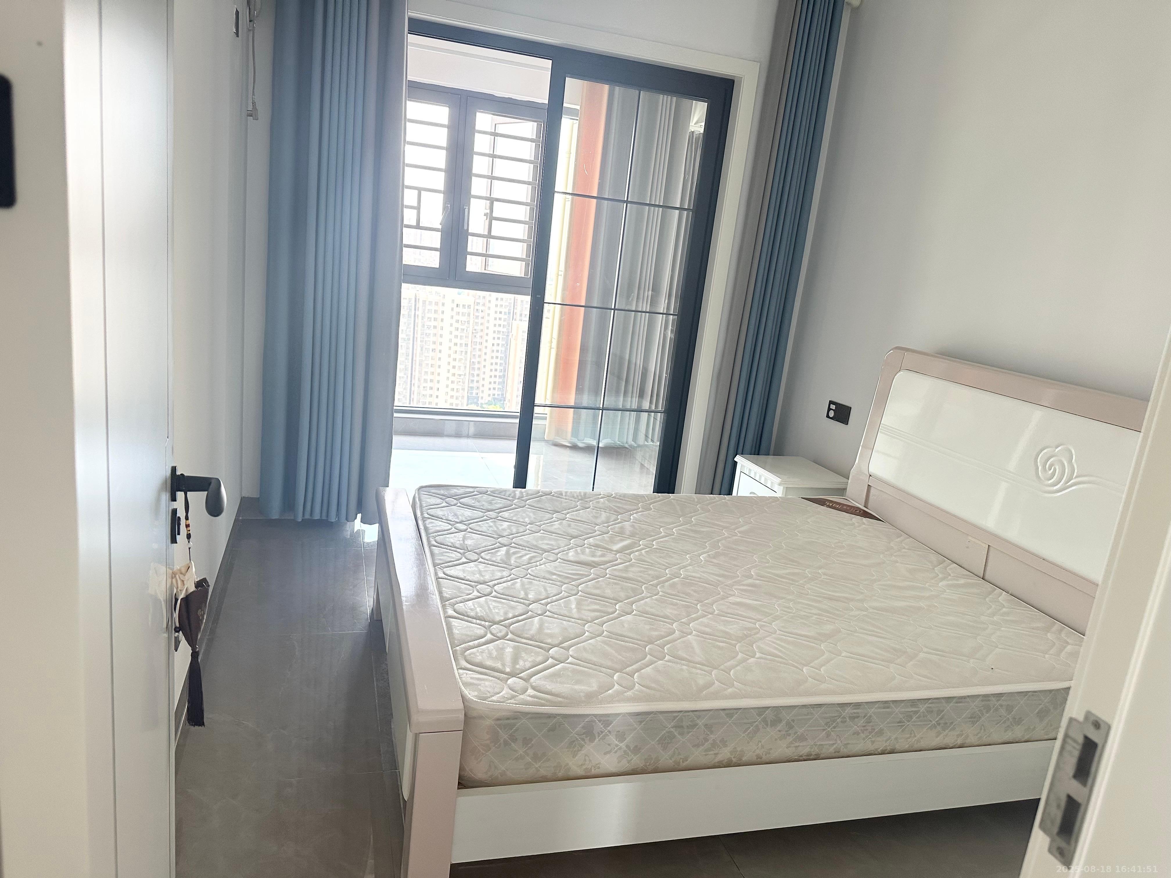 白金汉宫 3室1厅1卫 2500.0元/月 白金汉宫 3室1厅1卫 2500.0元/月室内图