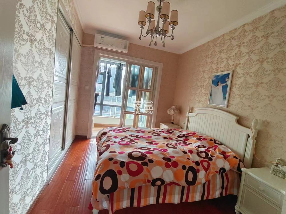 流金岁月-华晨国际 3室2厅2卫 98.0万 流金岁月-华晨国际 3室2厅2卫 98.0万室内图