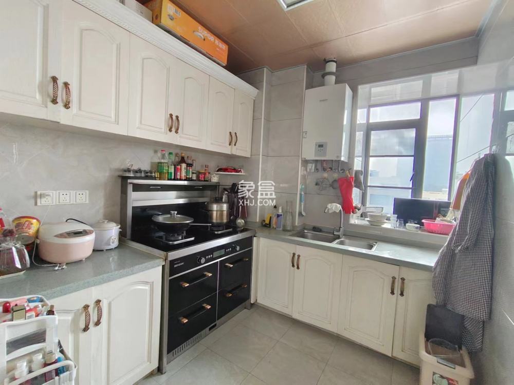 流金岁月-华晨国际 3室2厅2卫 98.0万 流金岁月-华晨国际 3室2厅2卫 98.0万室内图