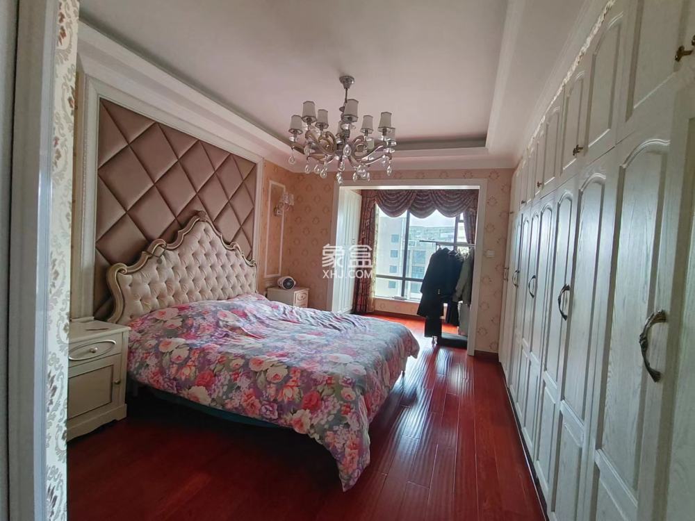 流金岁月-华晨国际 3室2厅2卫 98.0万 流金岁月-华晨国际 3室2厅2卫 98.0万室内图