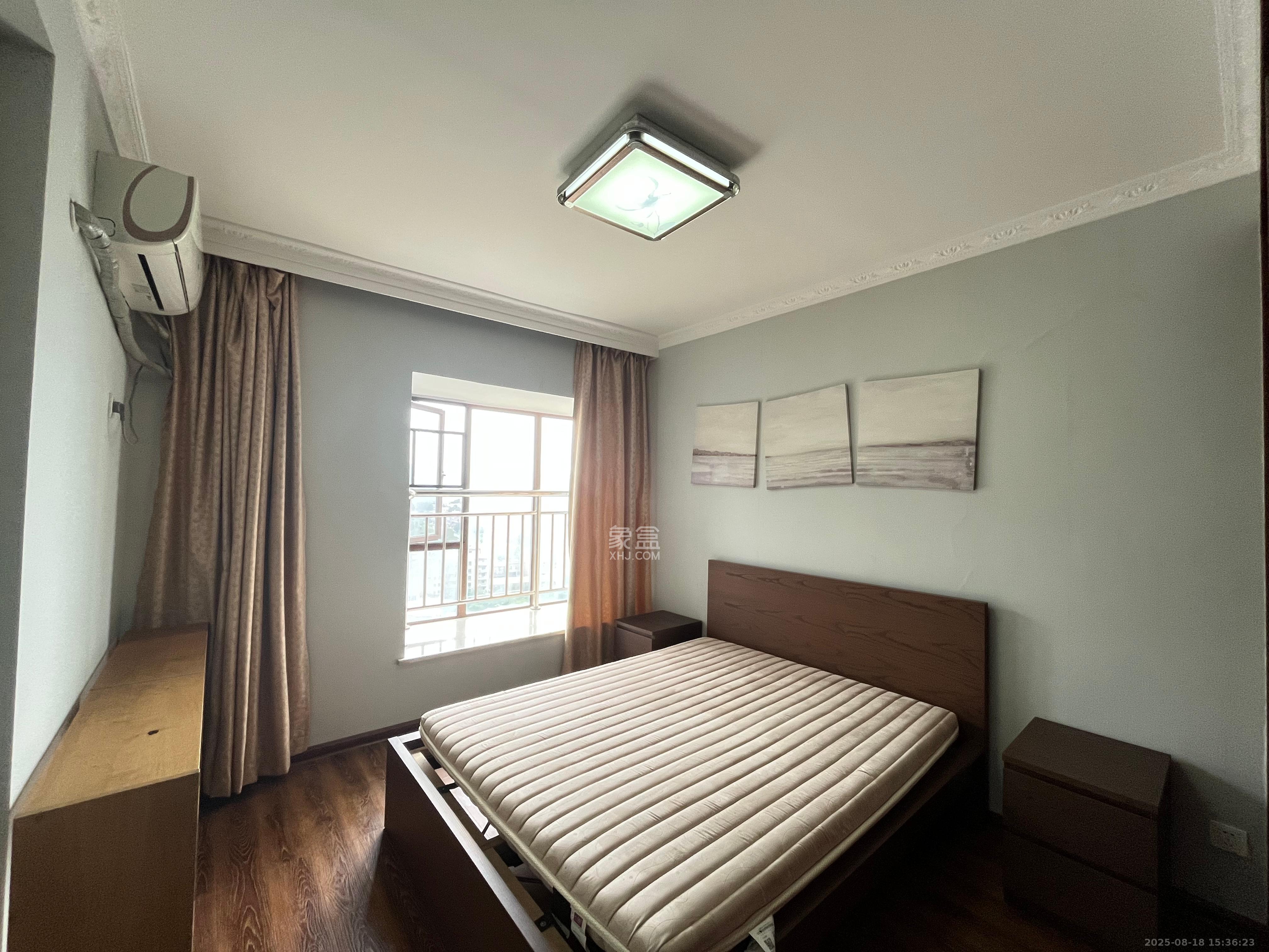 高信向日葵 3室2厅1卫 2600.0元/月 高信向日葵 3室2厅1卫 2600.0元/月室内图