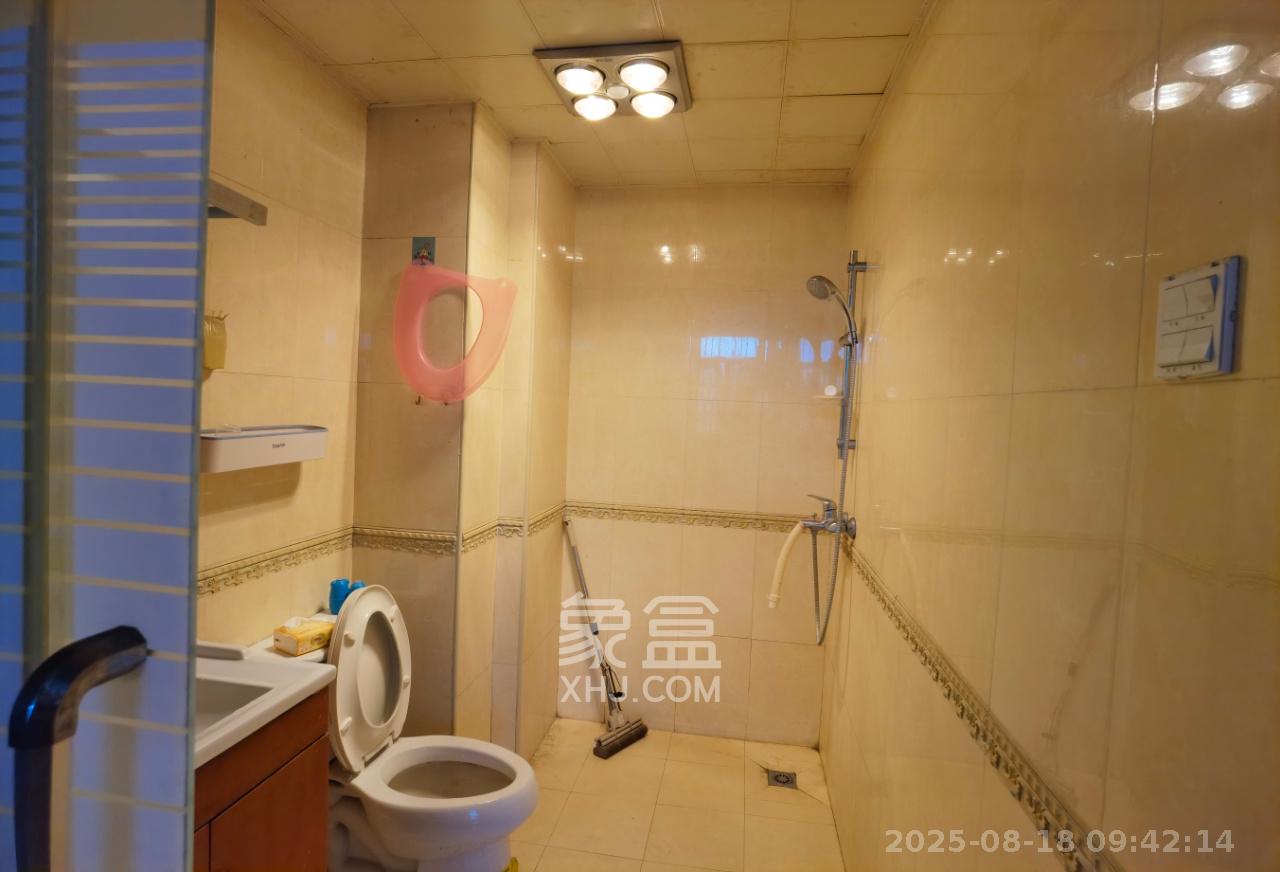 环宇天地、中海地产(中信城市广场二期) 2室2厅1卫 1800.0元/月 环宇天地、中海地产(中信城市广场二期) 2室2厅1卫 1800.0元/月室内图