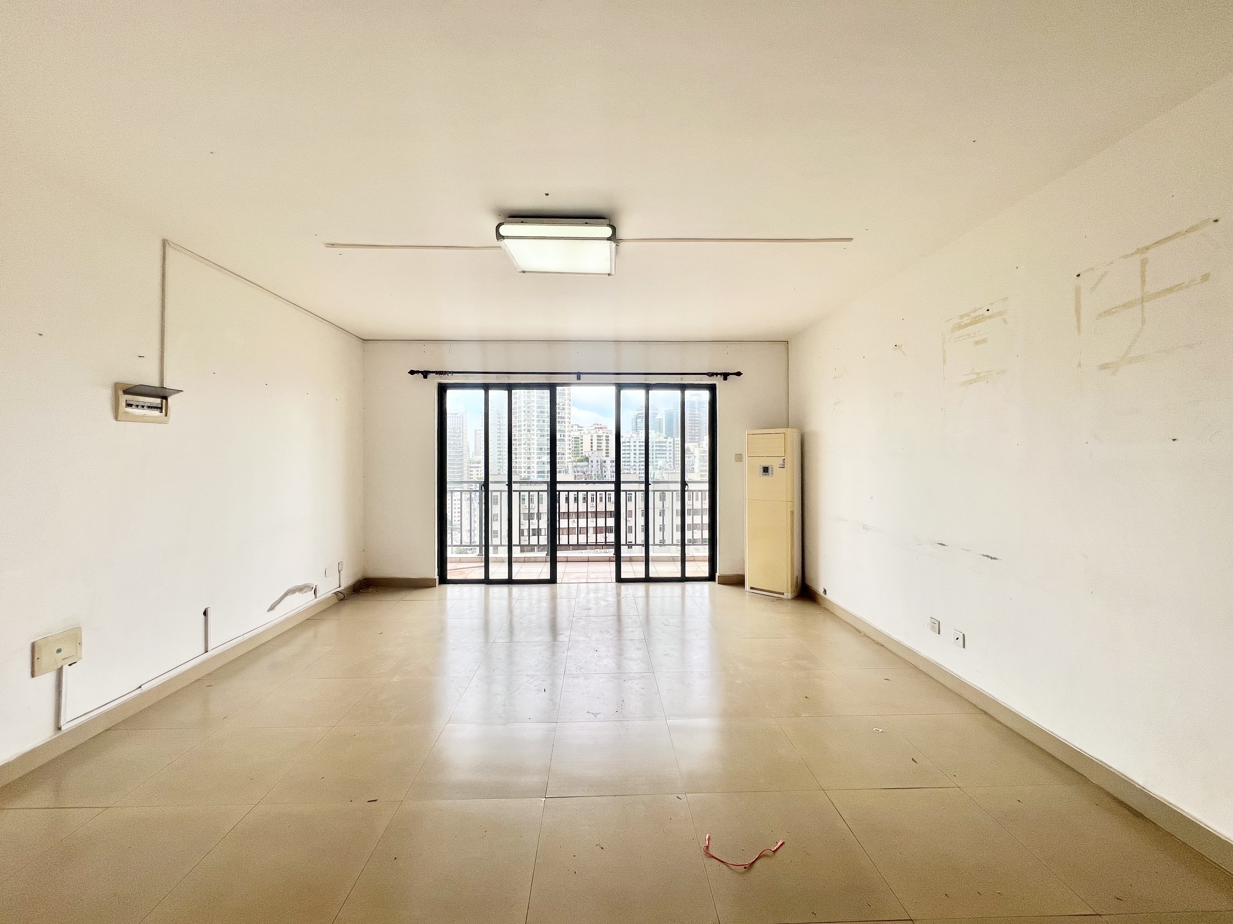 金海广场 4室2厅2卫 4000.0元/月 金海广场 4室2厅2卫 4000.0元/月室内图