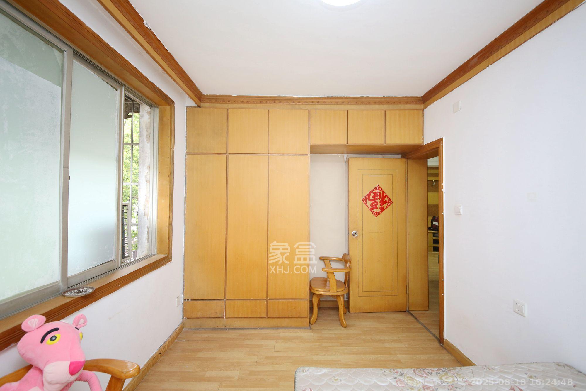 金泰小区 3室2厅1卫 1800.0元/月 金泰小区 3室2厅1卫 1800.0元/月室内图