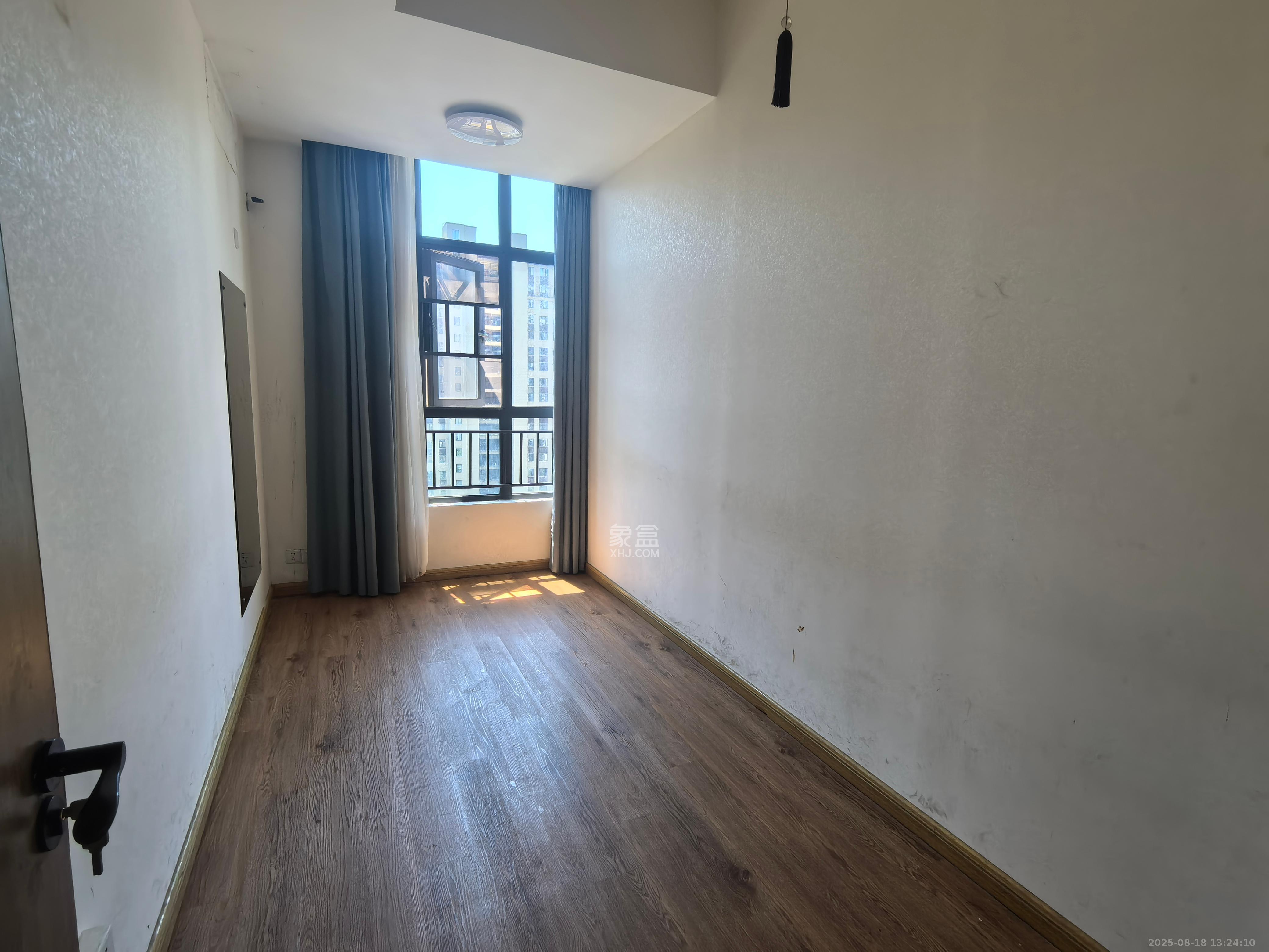 金茂梅溪湖  1室1厅1卫    1500.0元/月室内图