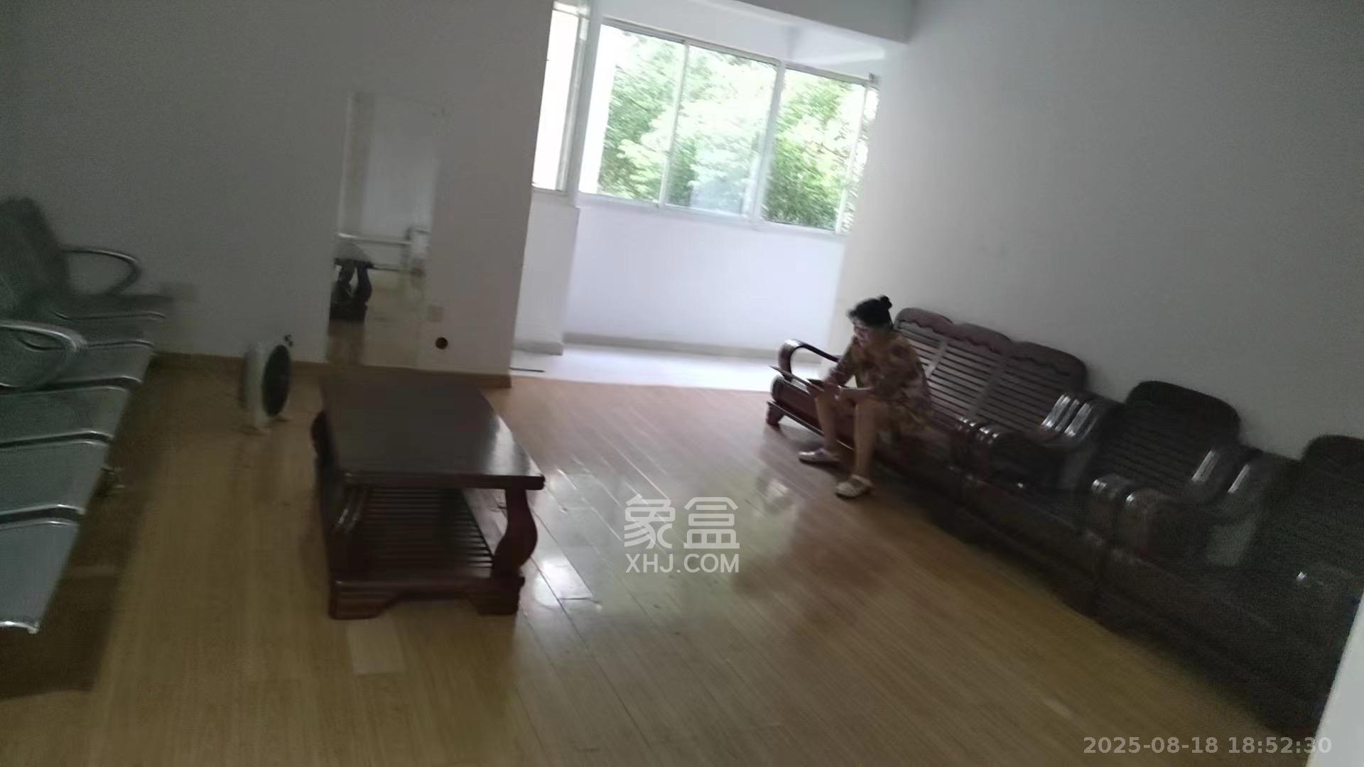 桔香鑫城 4室2厅1卫 2400.0元/月 桔香鑫城 4室2厅1卫 2400.0元/月室内图