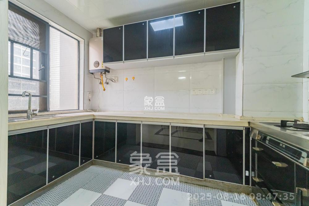 蓝山郡  4室2厅2卫   2800.00元/月室内图