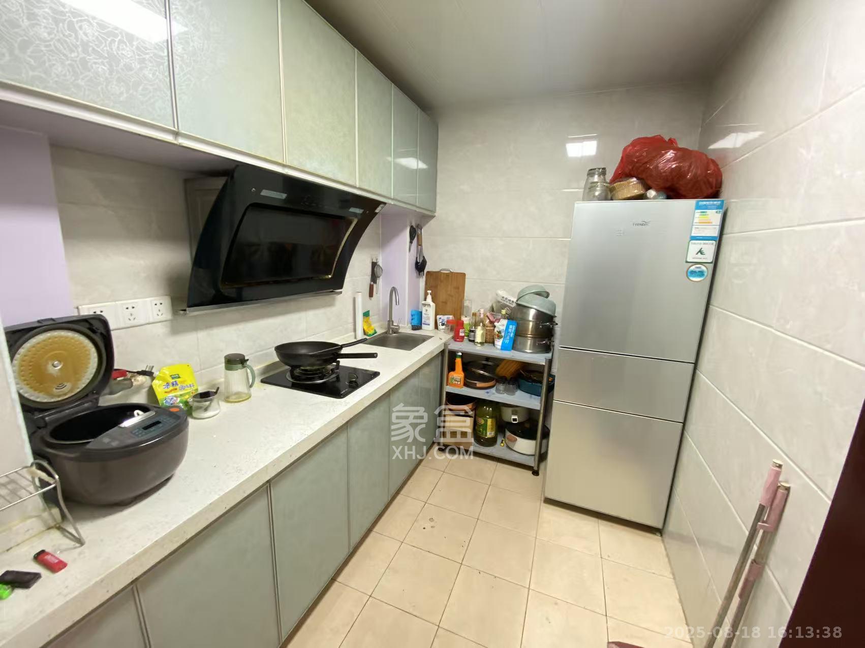 湘诚时速风标 2室2厅1卫 2600.0元/月 湘诚时速风标 2室2厅1卫 2600.0元/月室内图