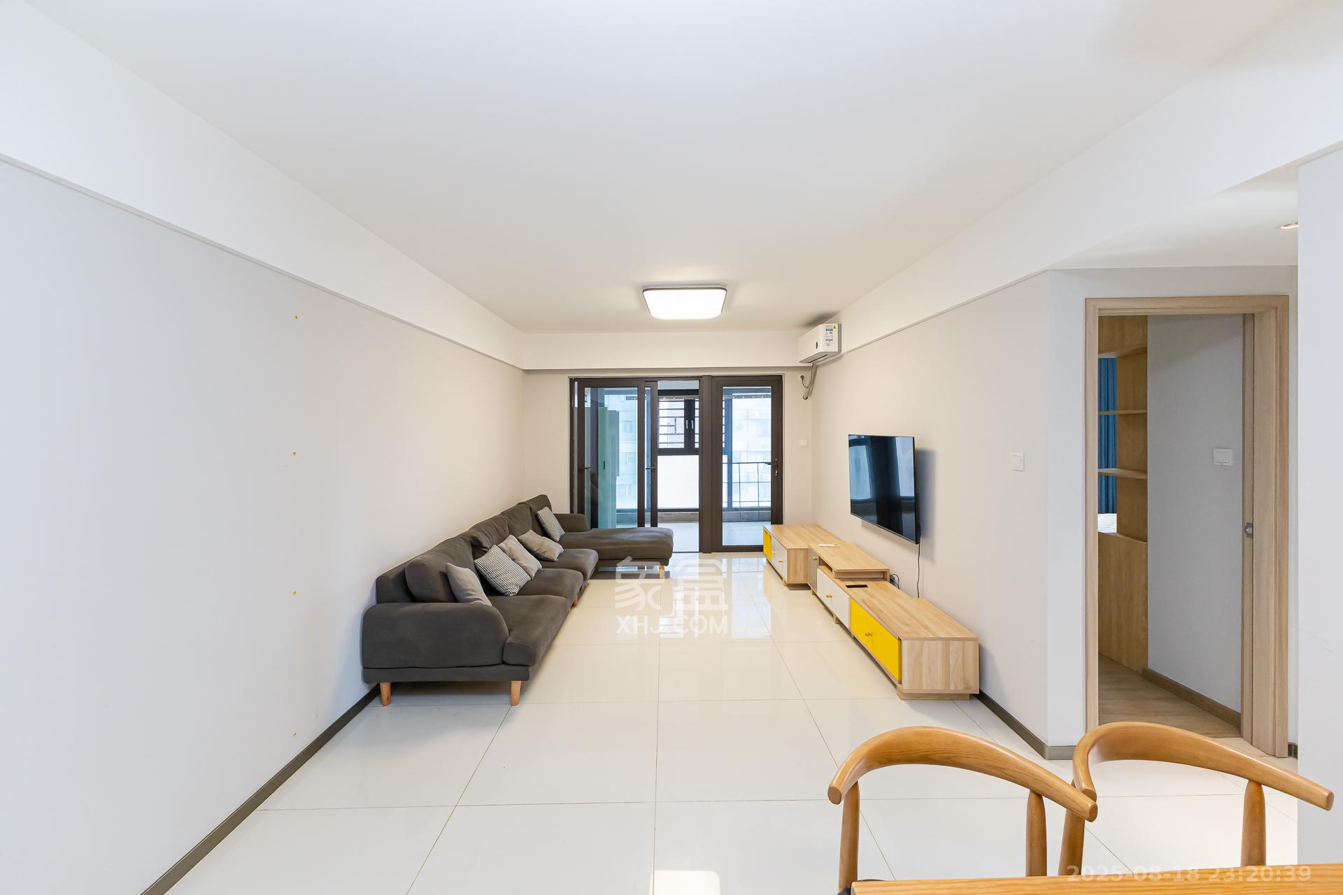 时代倾城五期 2室2厅1卫 70.0万 时代倾城五期 2室2厅1卫 70.0万客厅