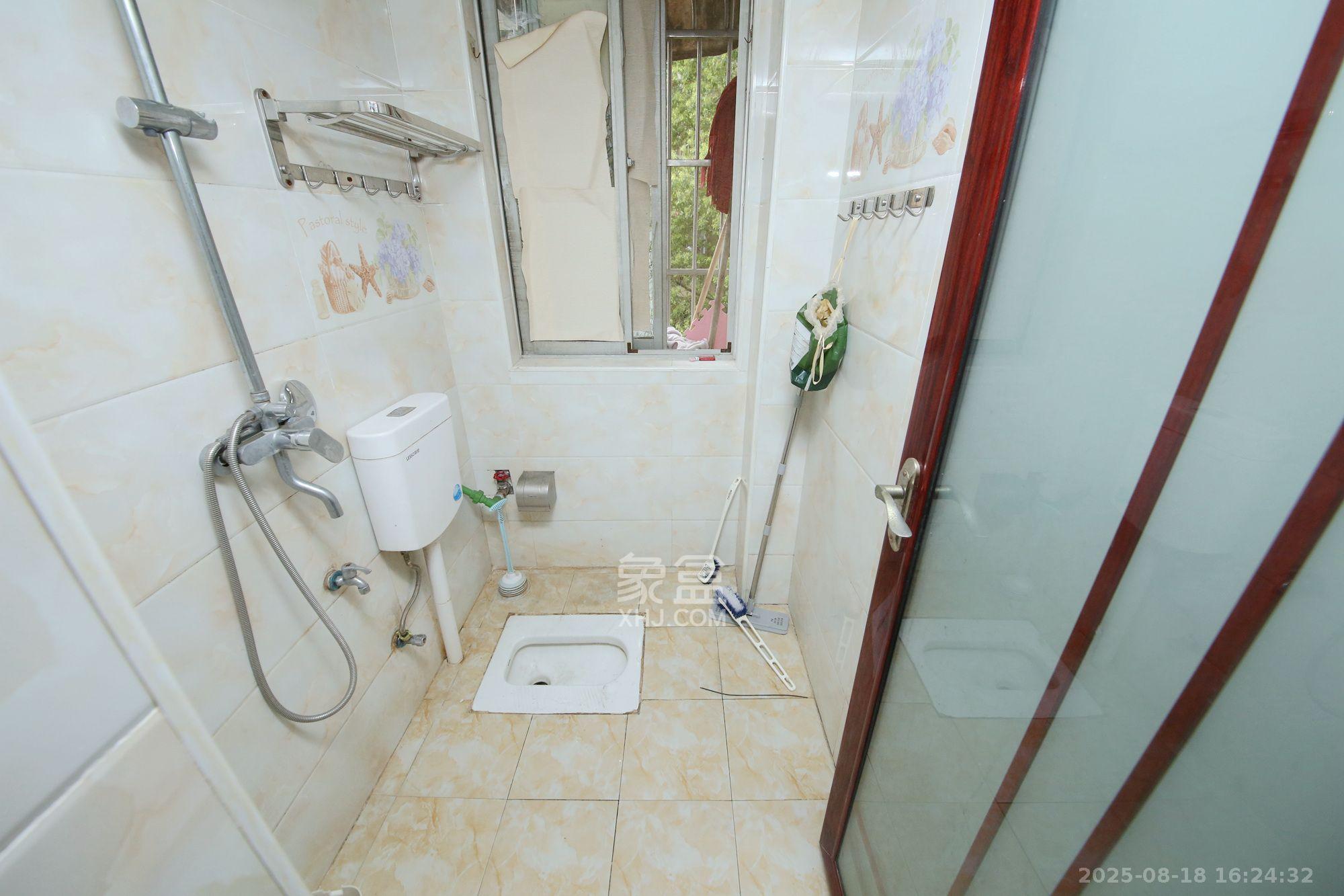 金泰小区 3室2厅1卫 1800.0元/月 金泰小区 3室2厅1卫 1800.0元/月室内图