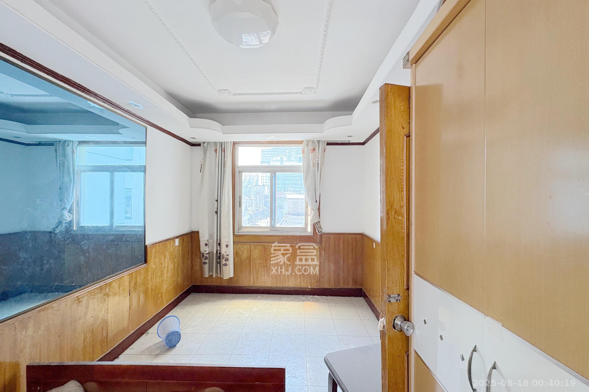 芙蓉区工商局宿舍(五里牌社区物业服务中心)  3室2厅1卫    42.0万 芙蓉区工商局宿舍(五里牌社区物业服务中心)  3室2厅1卫    42.0万卧室