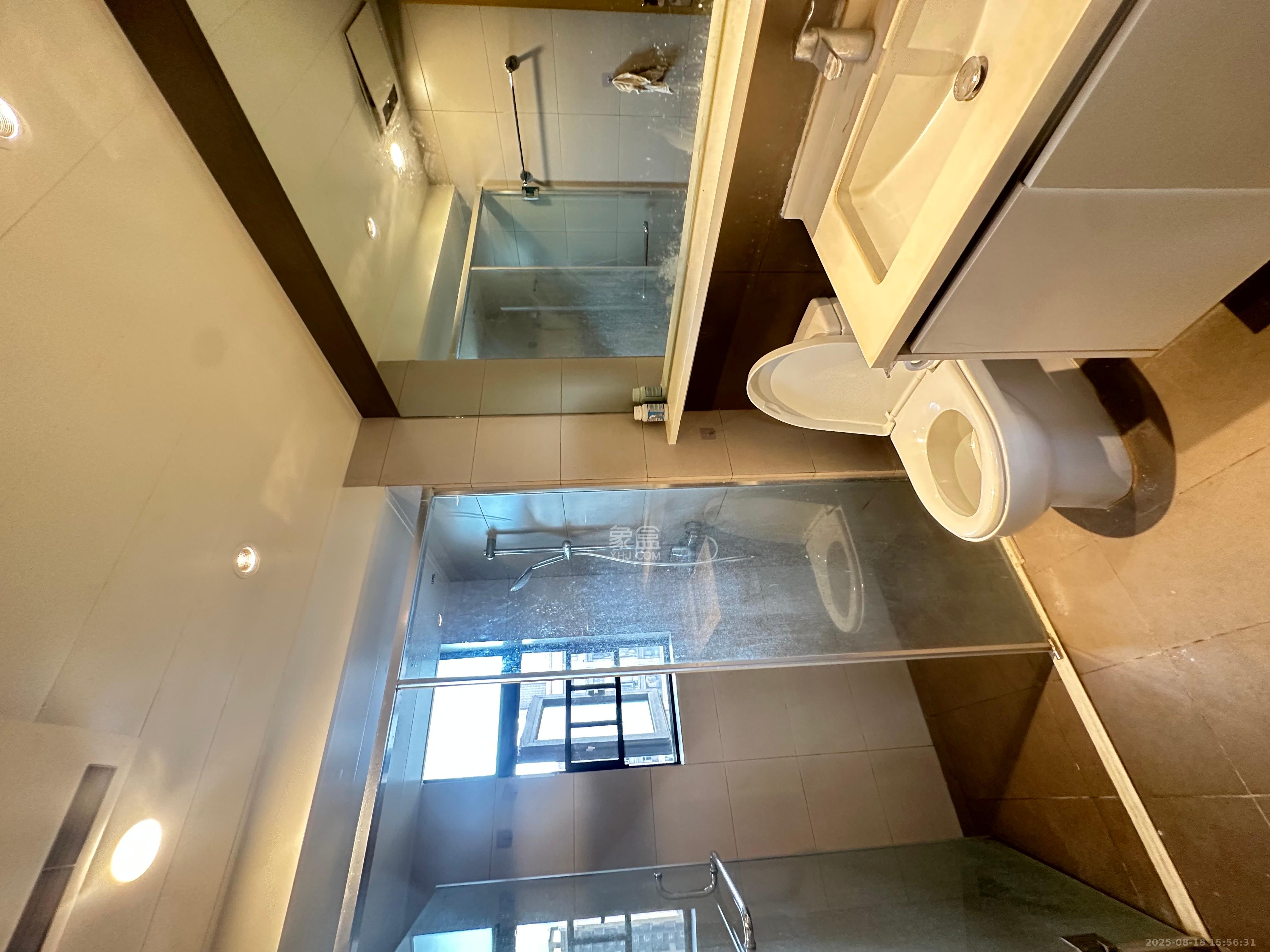 时代倾城四期  3室2厅2卫    2100.0元/月 时代倾城四期  3室2厅2卫    2100.0元/月室内图