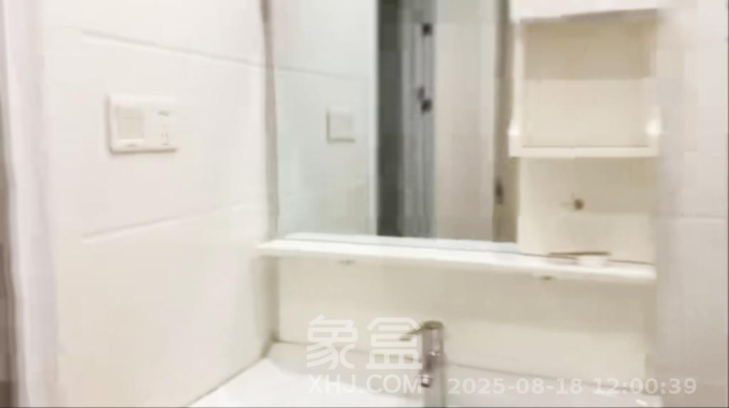 悦湖山 4室2厅2卫 2500.0元/月 悦湖山 4室2厅2卫 2500.0元/月室内图