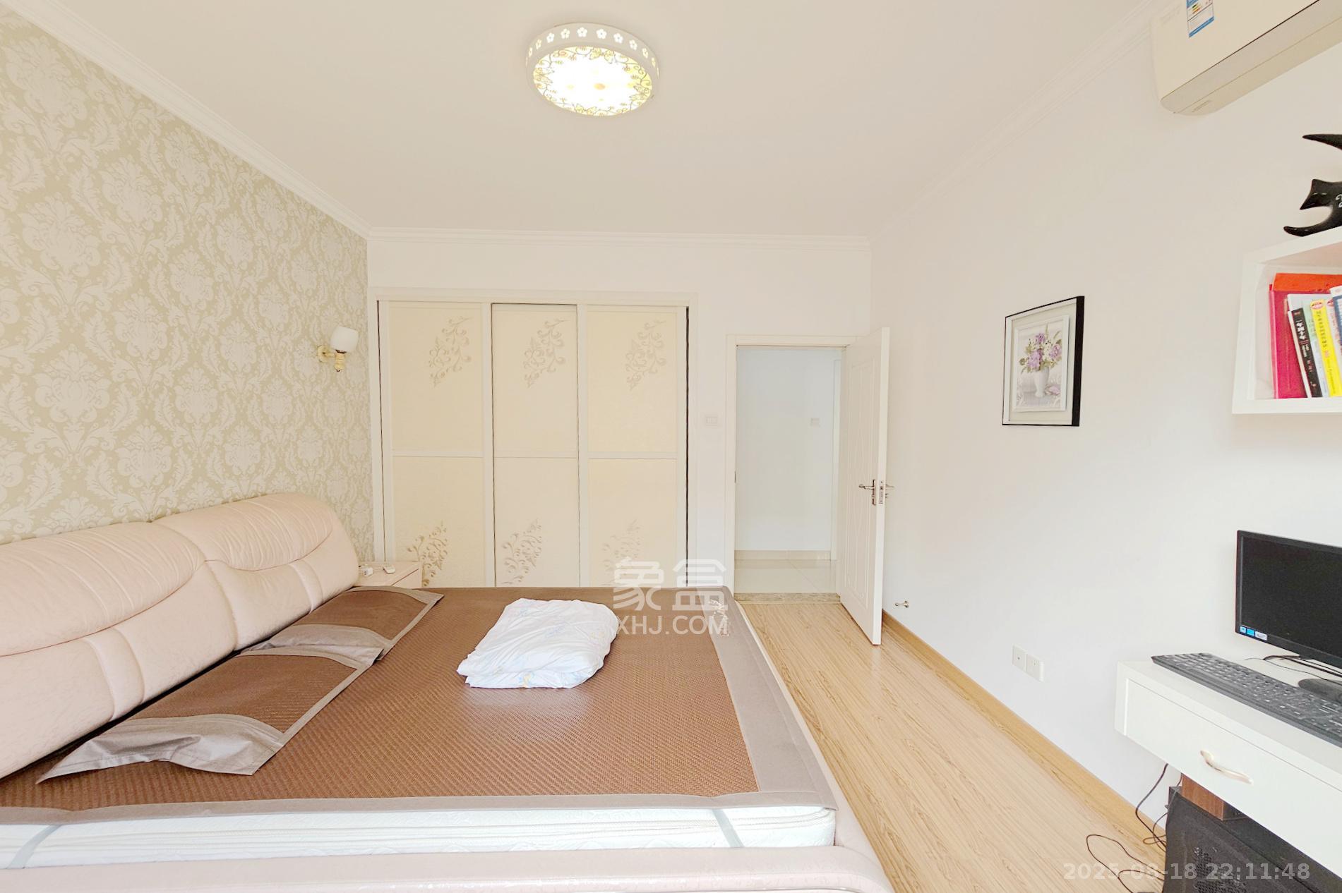 新华都万家城  3室2厅2卫    119.8万卧室
