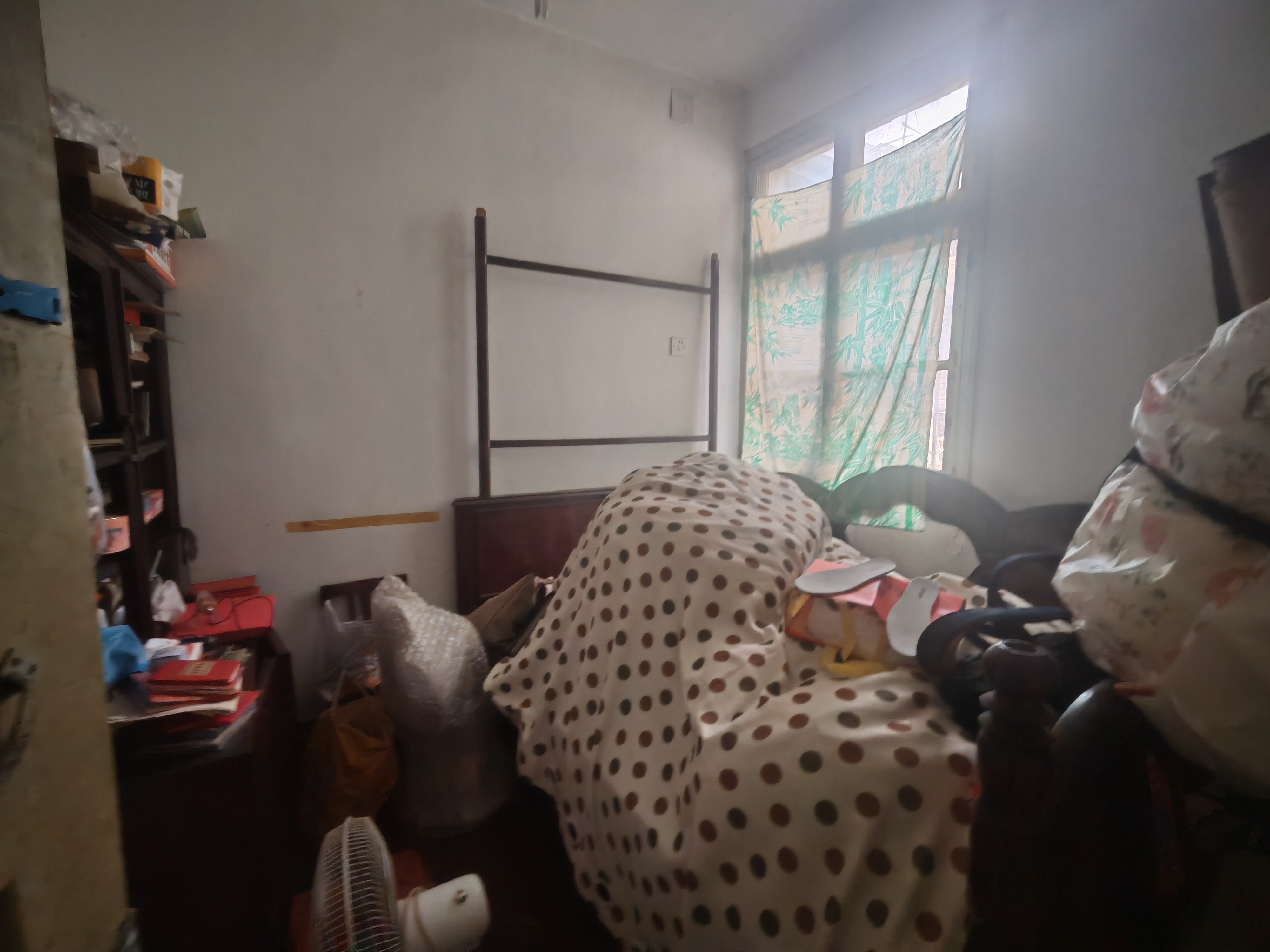 市委一号院 3室2厅1卫 25.8万 市委一号院 3室2厅1卫 25.8万客厅