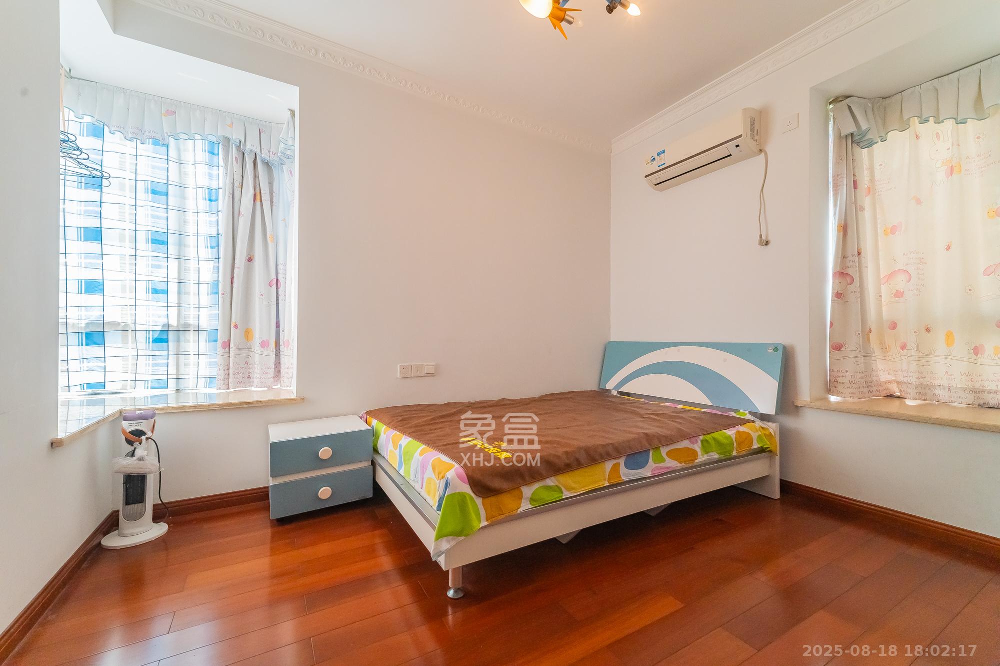 华润凤凰城一期 3室2厅2卫 88.8万 华润凤凰城一期 3室2厅2卫 88.8万卧室