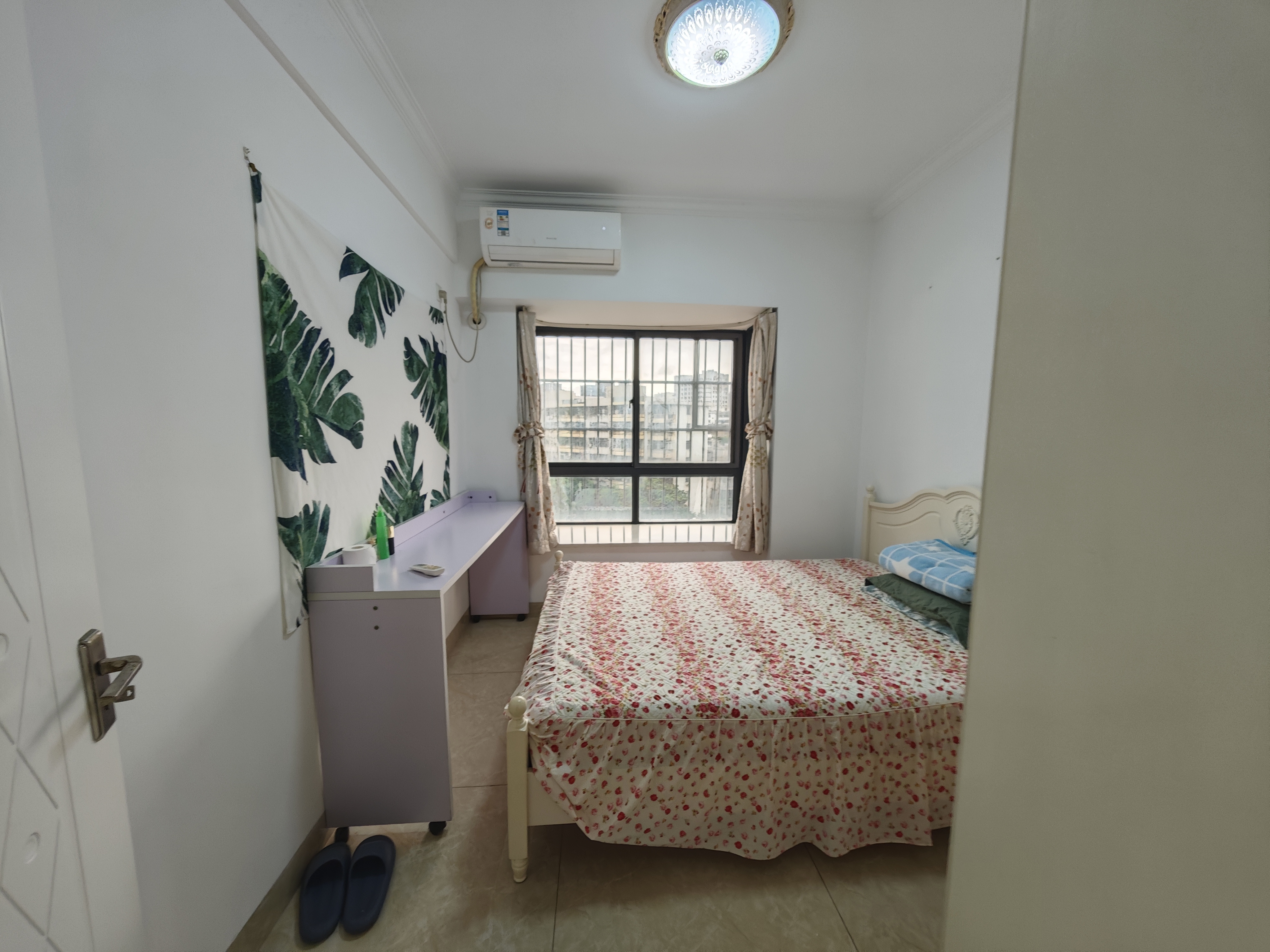 星华佳园 4室2厅2卫 206.0万 星华佳园 4室2厅2卫 206.0万客厅