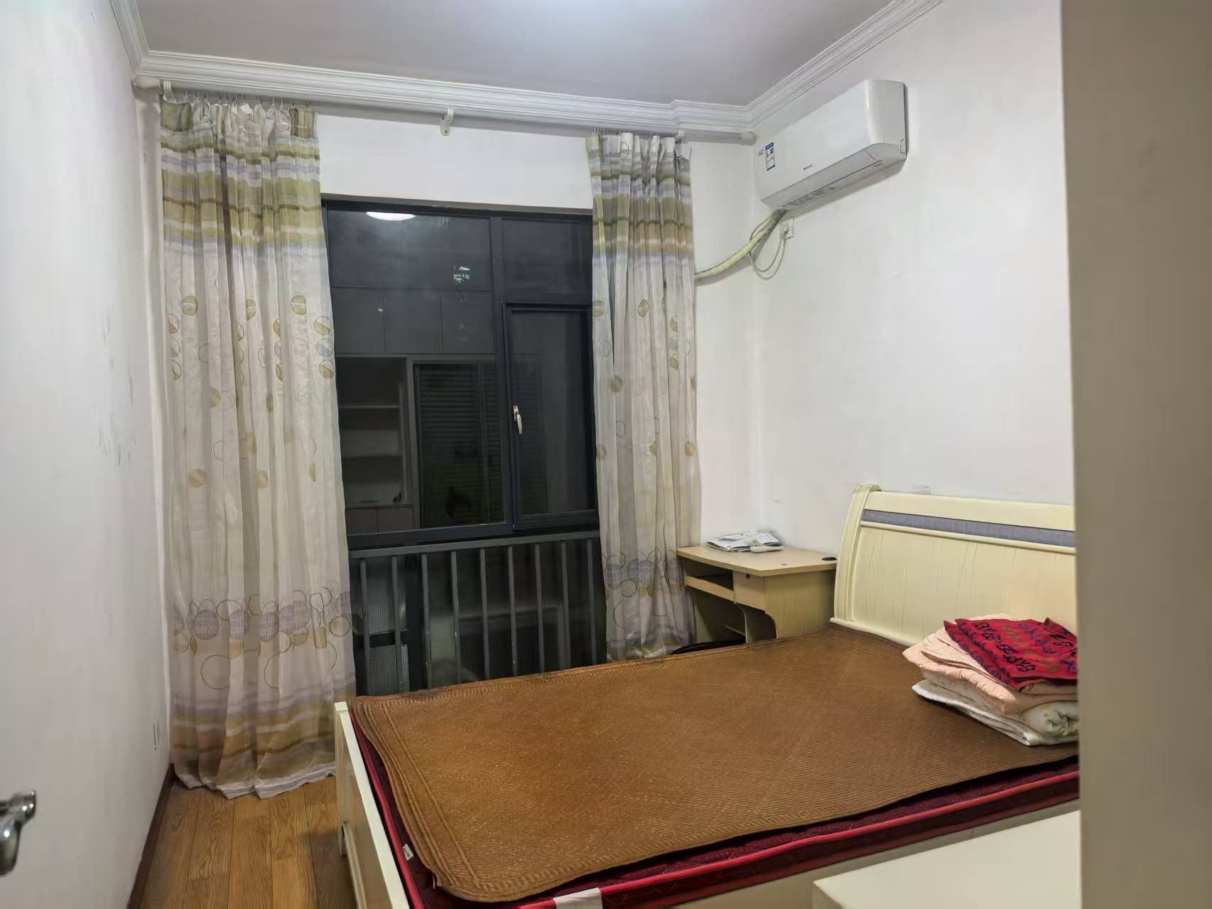 太一御江城  2室2厅2卫    1500.0元/月 太一御江城  2室2厅2卫    1500.0元/月室内图