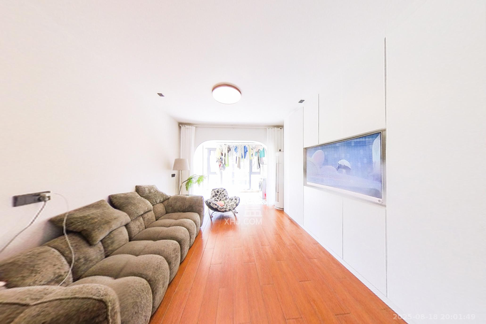 北辰三角洲E7区  4室2厅2卫    175.0万 北辰三角洲E7区  4室2厅2卫    175.0万客厅