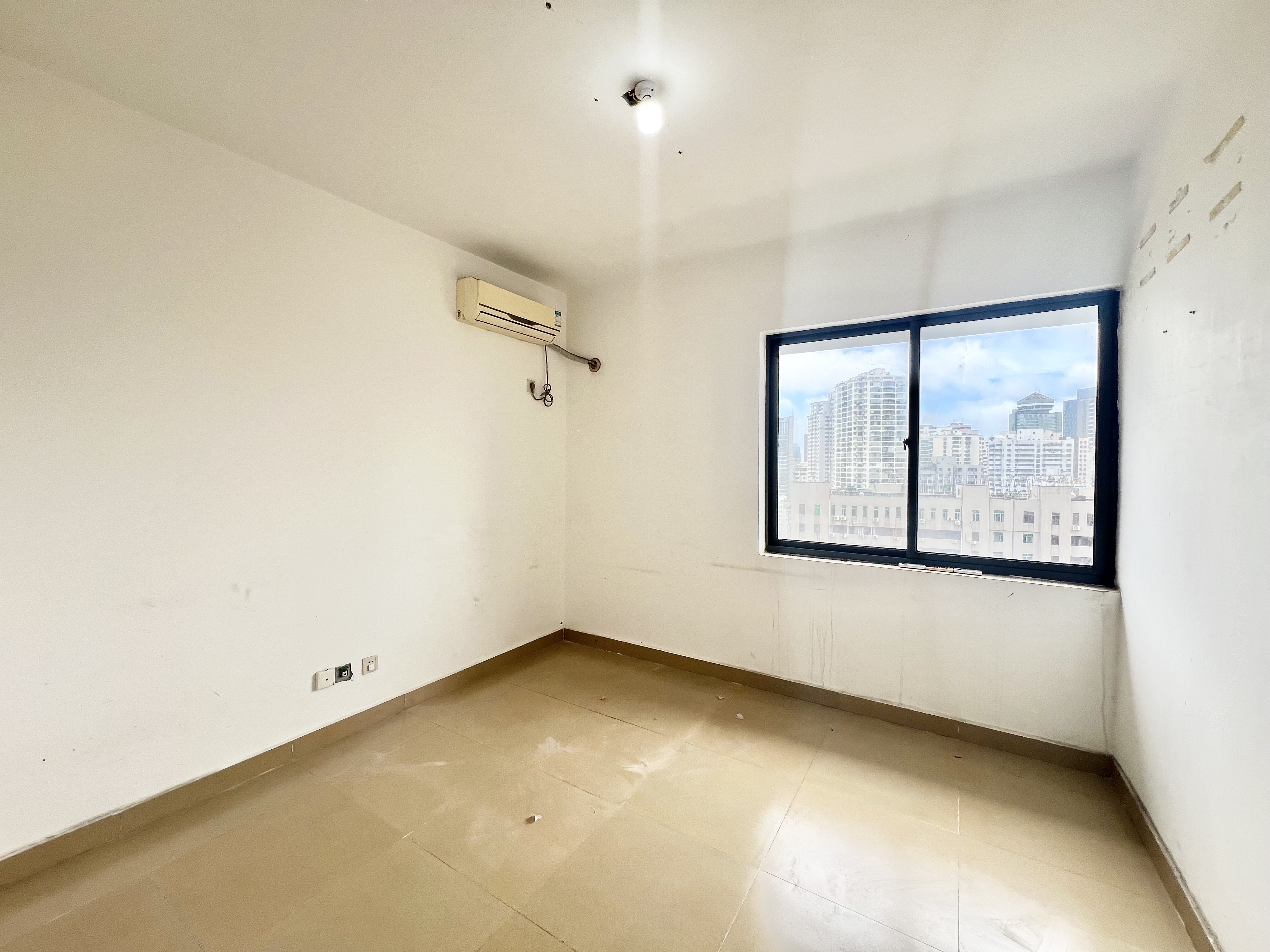 金海广场 4室2厅2卫 4000.0元/月 金海广场 4室2厅2卫 4000.0元/月室内图