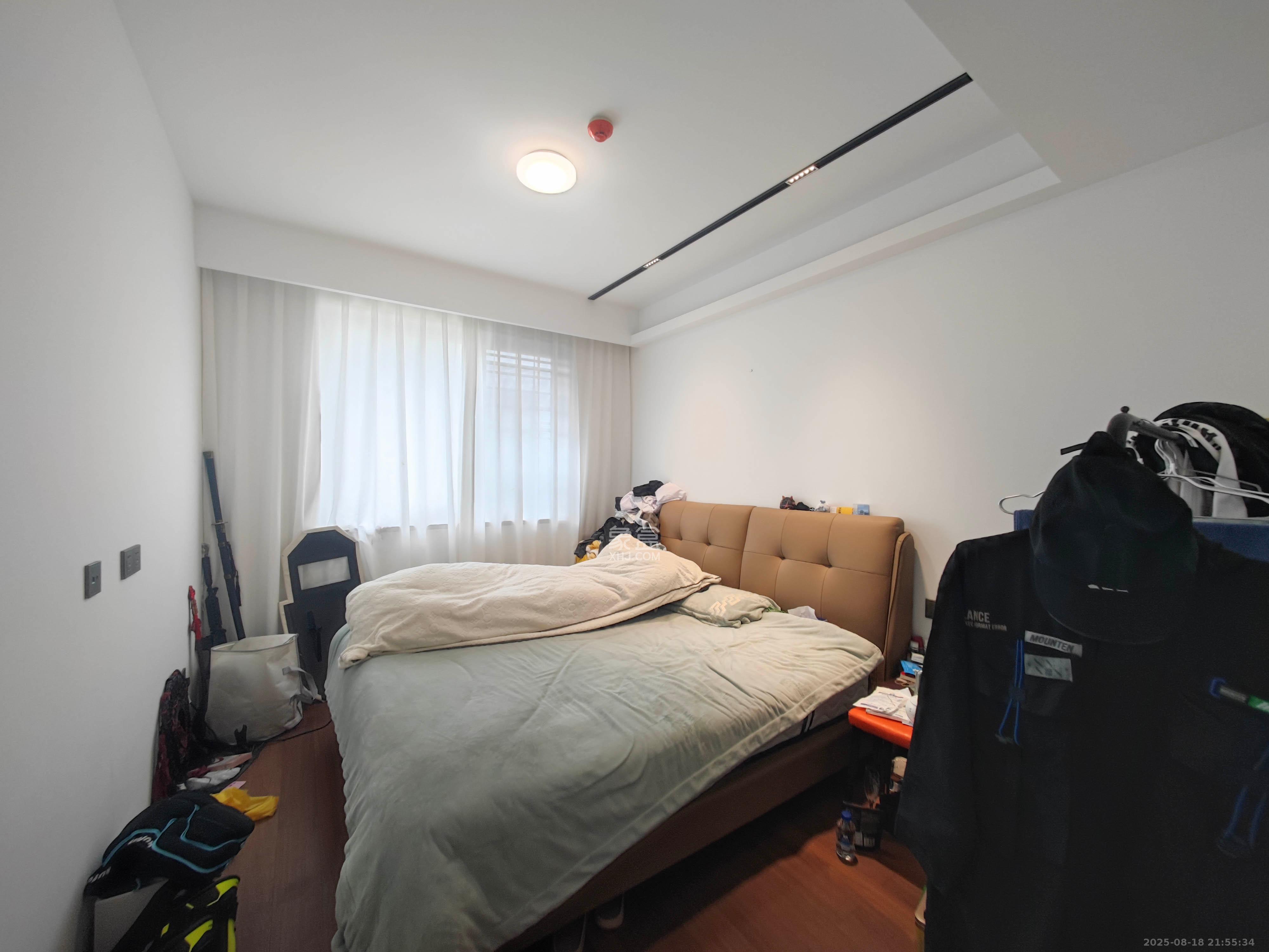 万科魅力之城 4室2厅3卫 270.0万 万科魅力之城 4室2厅3卫 270.0万卧室