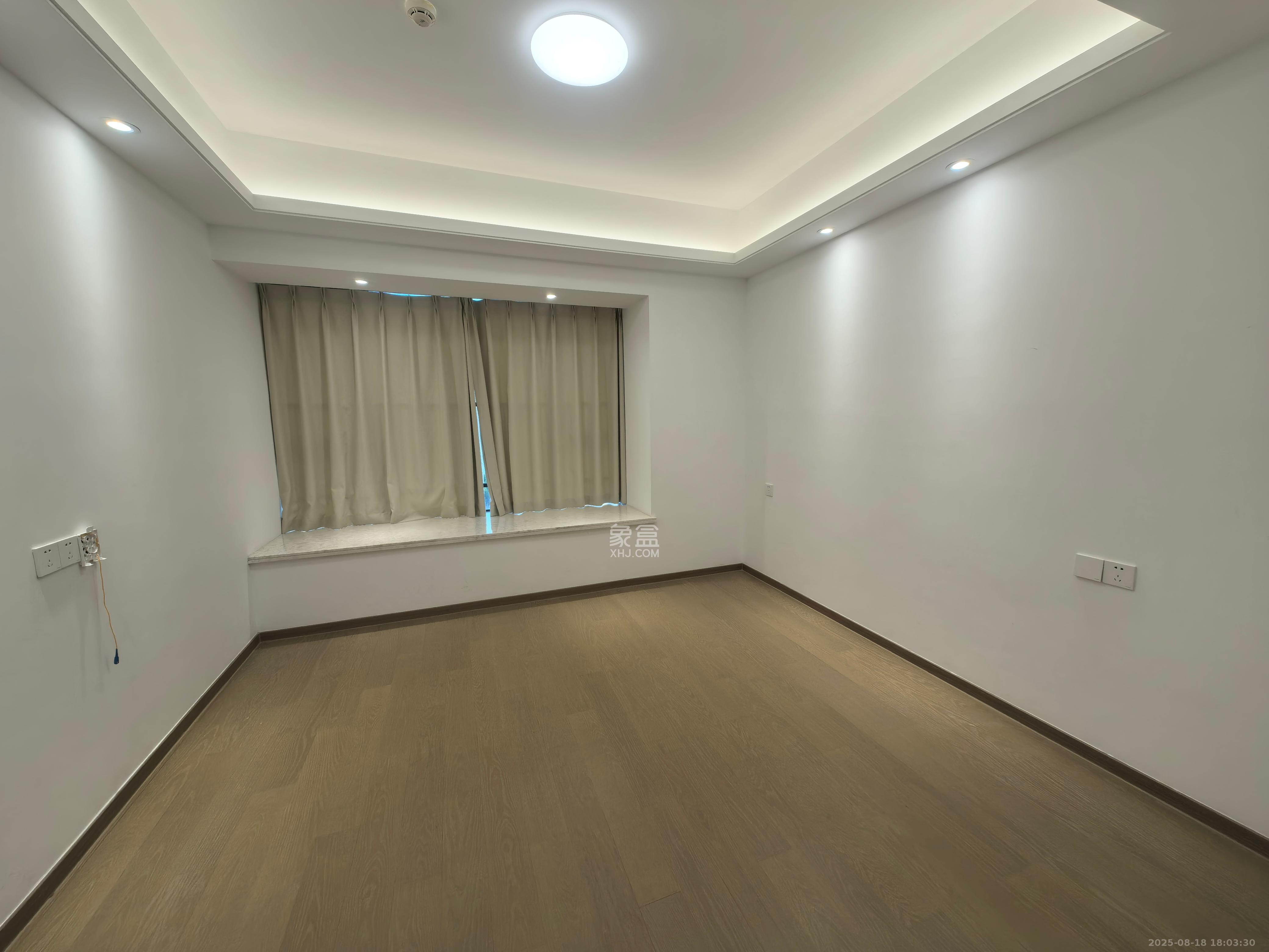 滨江府1913  4室2厅3卫    8500.0元/月室内图